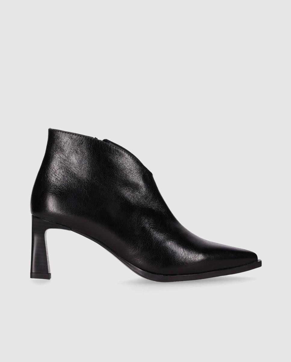 Imagem 0 de Botins Básicos Pele de Salto Fino