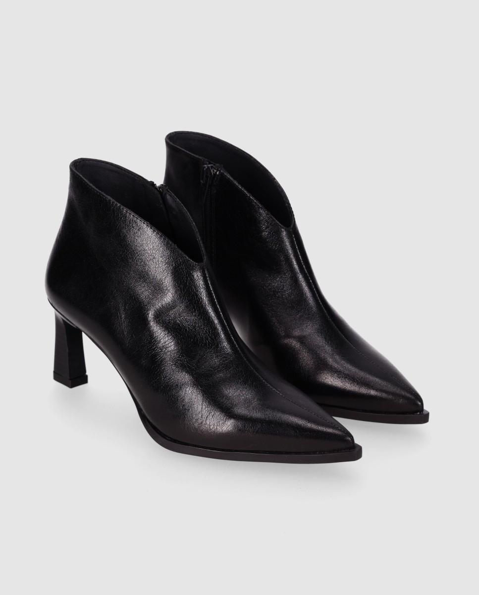Botins Básicos Pele de Salto Fino Preto-2
