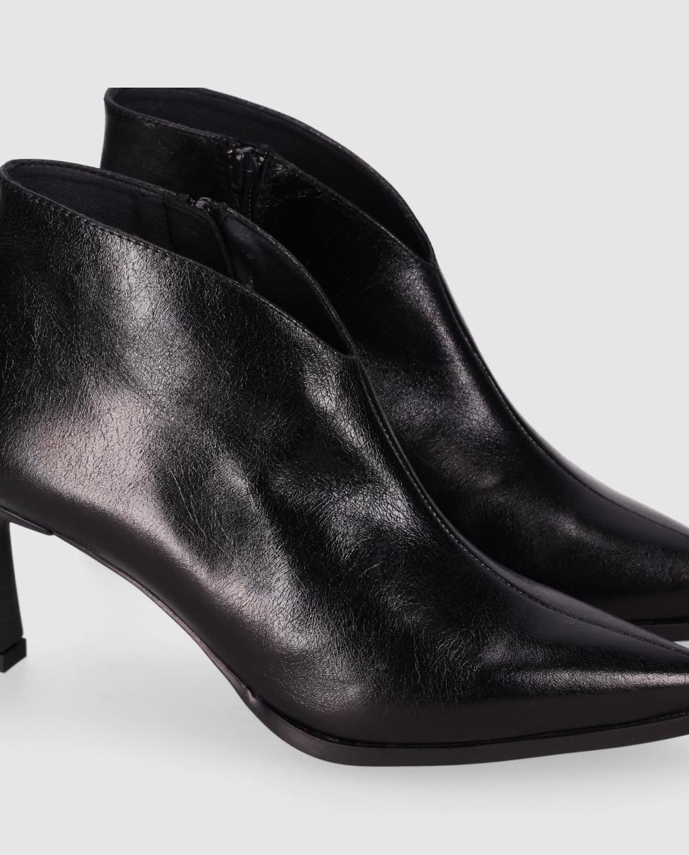 Botins Básicos Pele de Salto Fino Preto-5