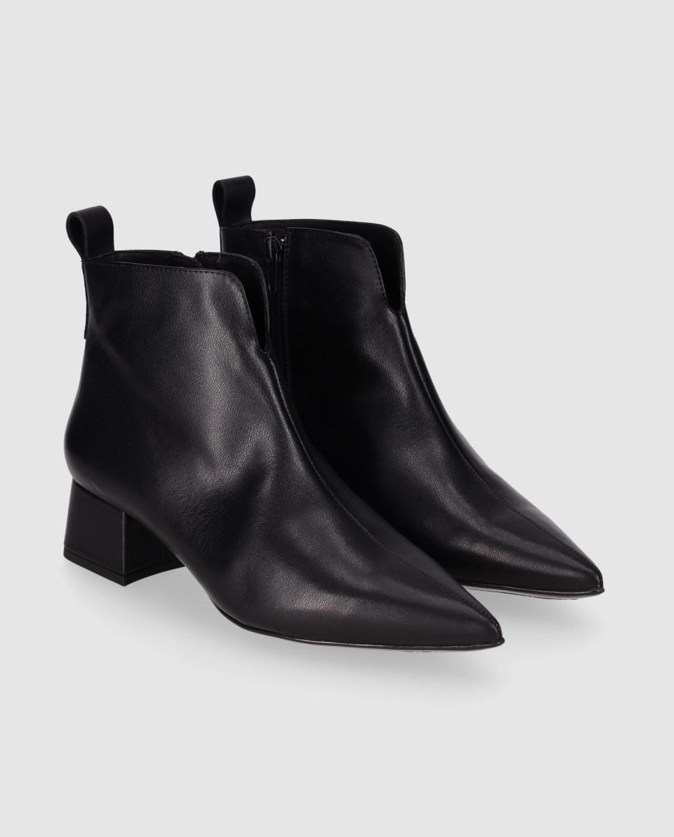 Botins Básicos em Pele de Salto Largo Preto-2