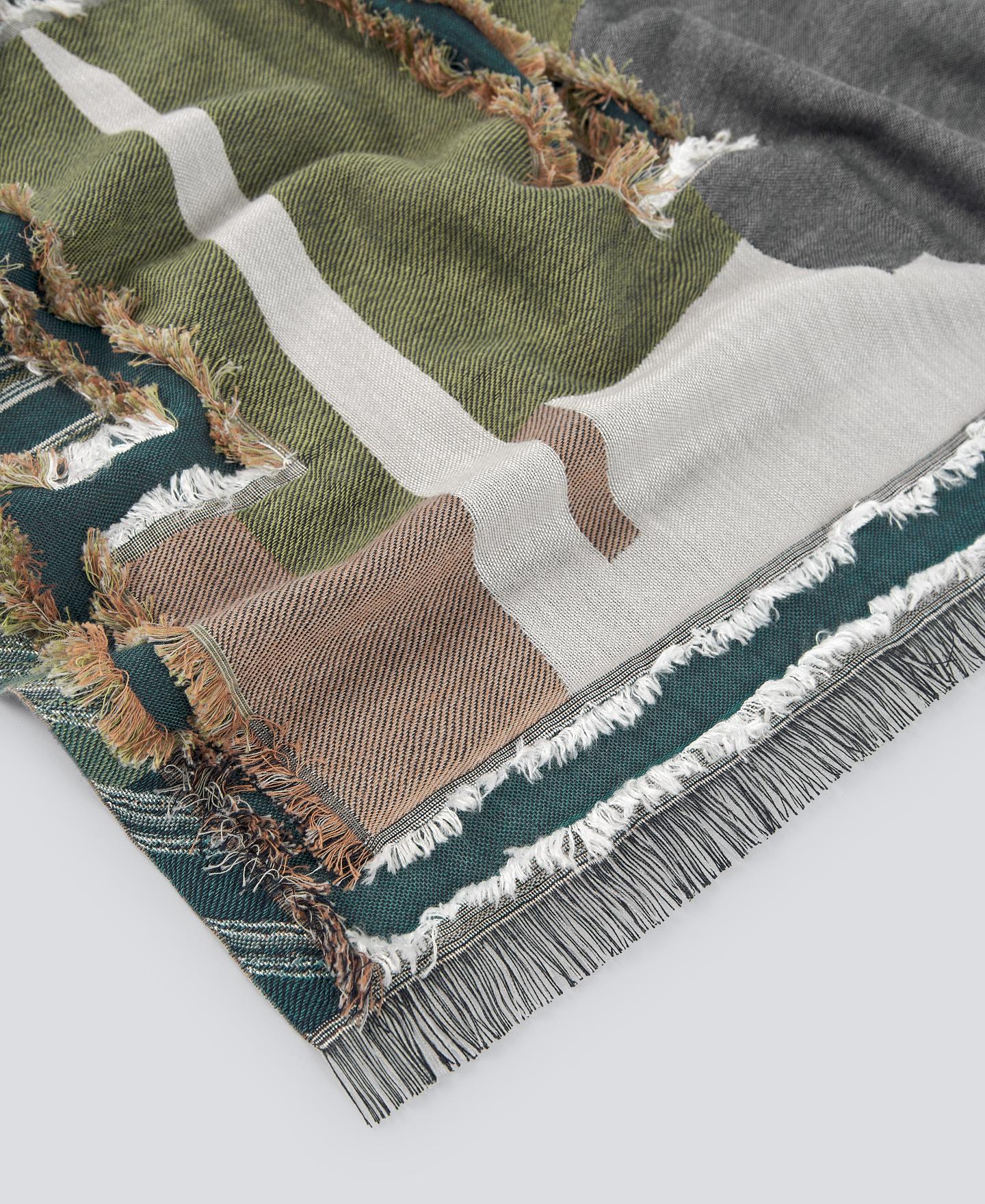 Écharpe Tipo Xaile com Estampado em Jacquard e Franja Curta Azul-marinho-3
