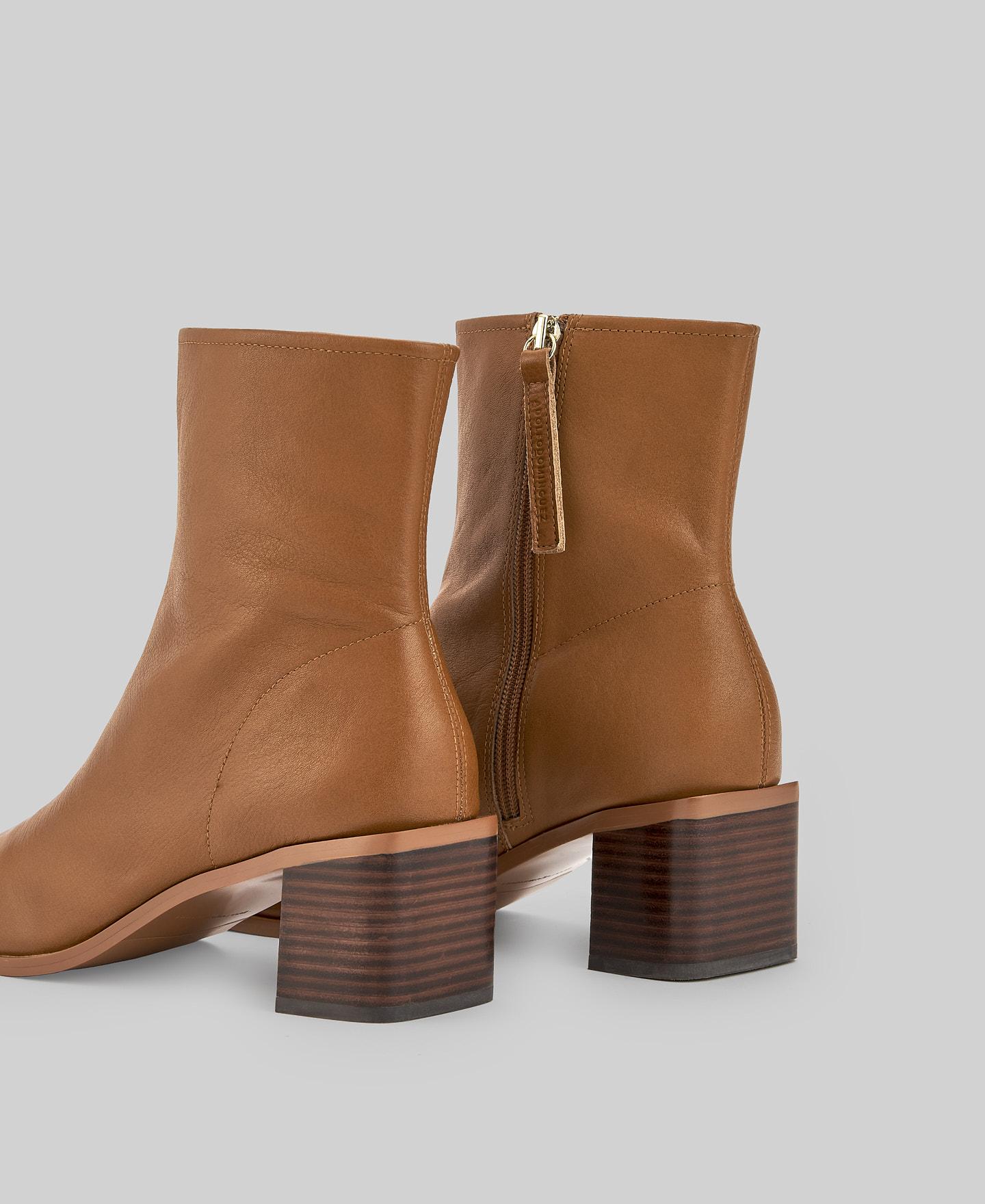Botins de Pele com Tacão Quadrado Castanho-3