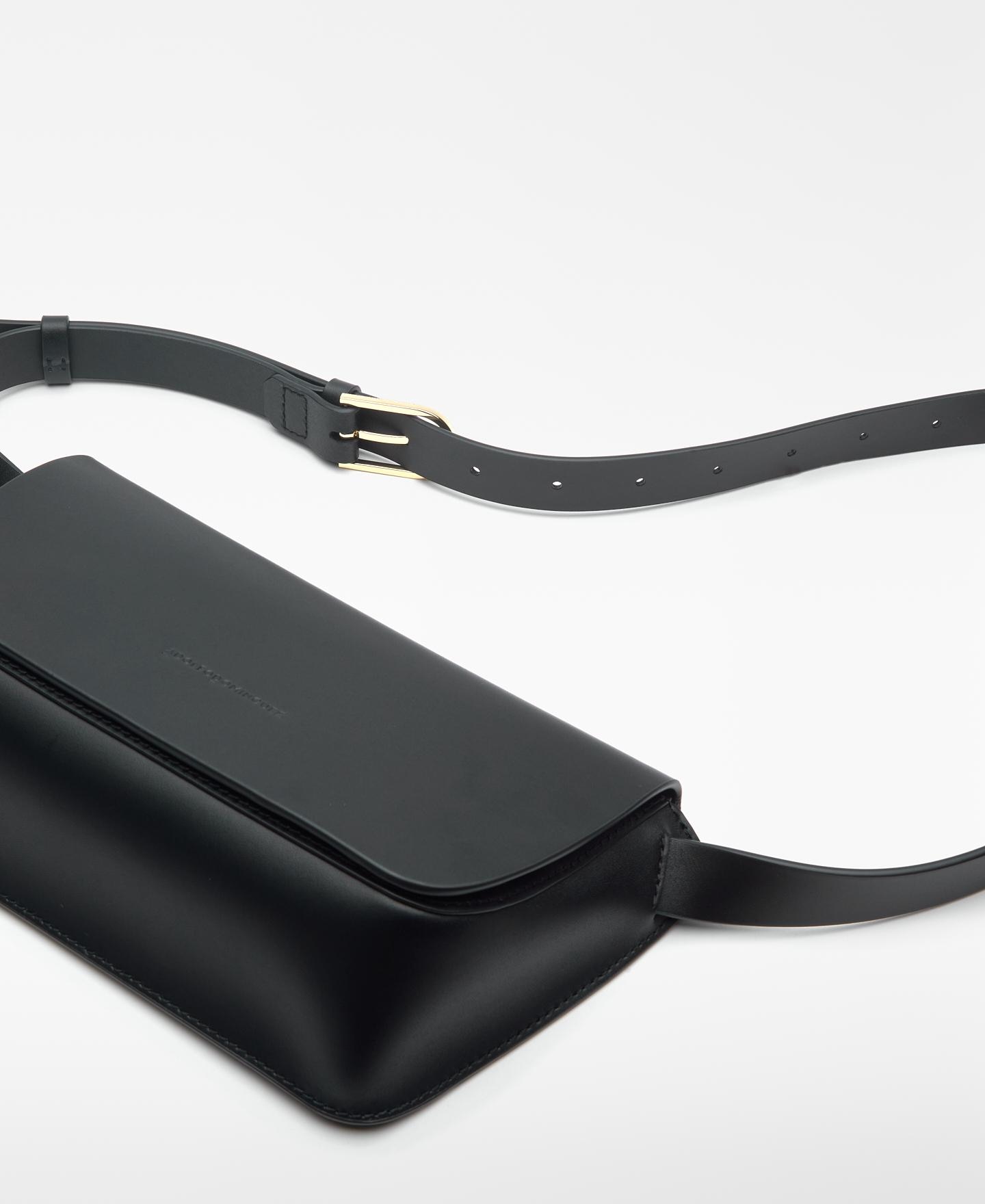 Bolsa de Cintura com Fecho de Aba e Alça Ajustável Preto-4