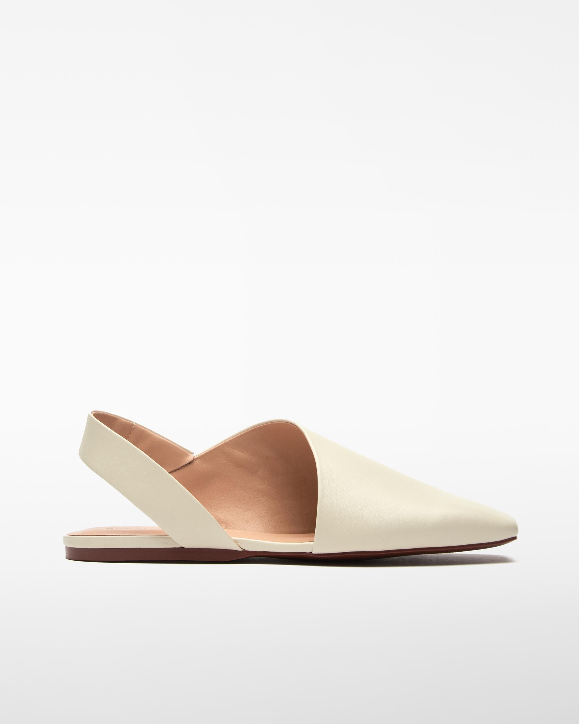 Sapatos Rasos com o Calcanhar Aberto em Pele Bege-1
