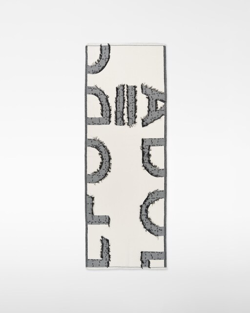 Imagem 0 de Xaile em Jacquard com Maxi Logo