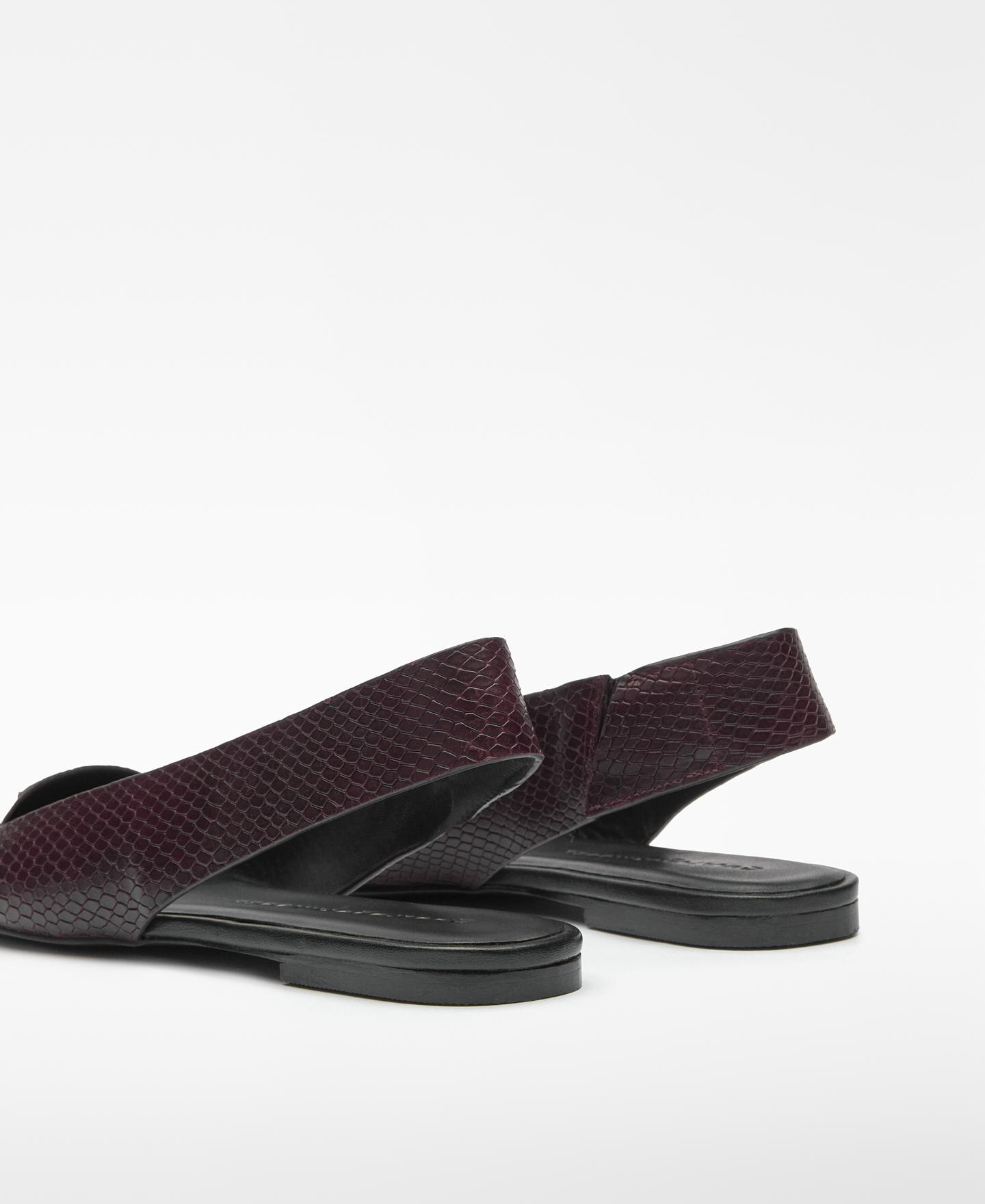 Sapatos Rasos com o Calcanhar Aberto e Estampado de Serpente Bordeaux-4