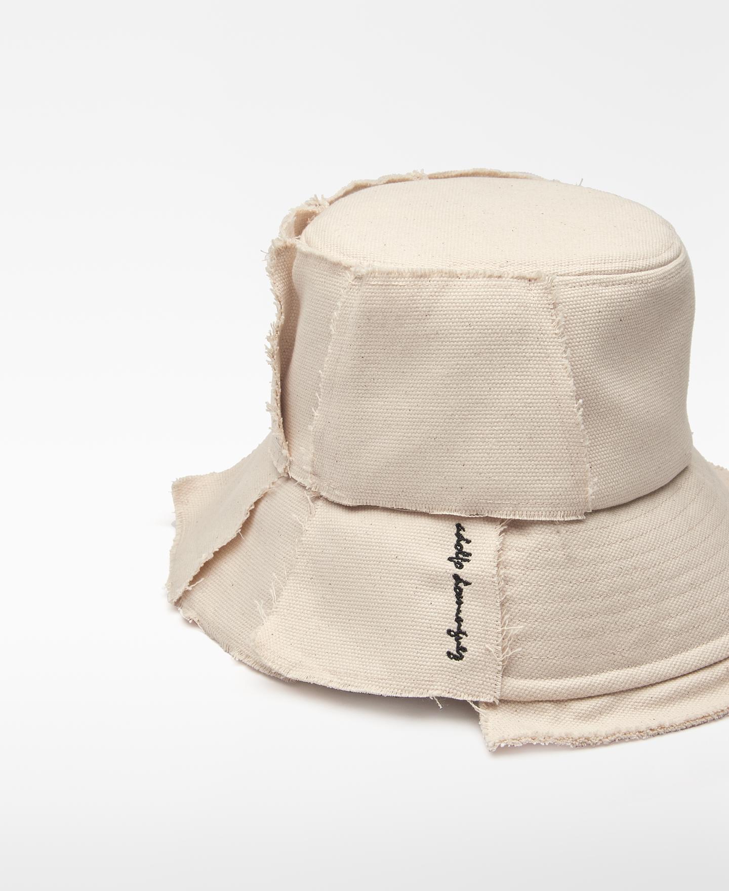 Chapéu Tipo Bucket com Peça Sobreposta Bege-2