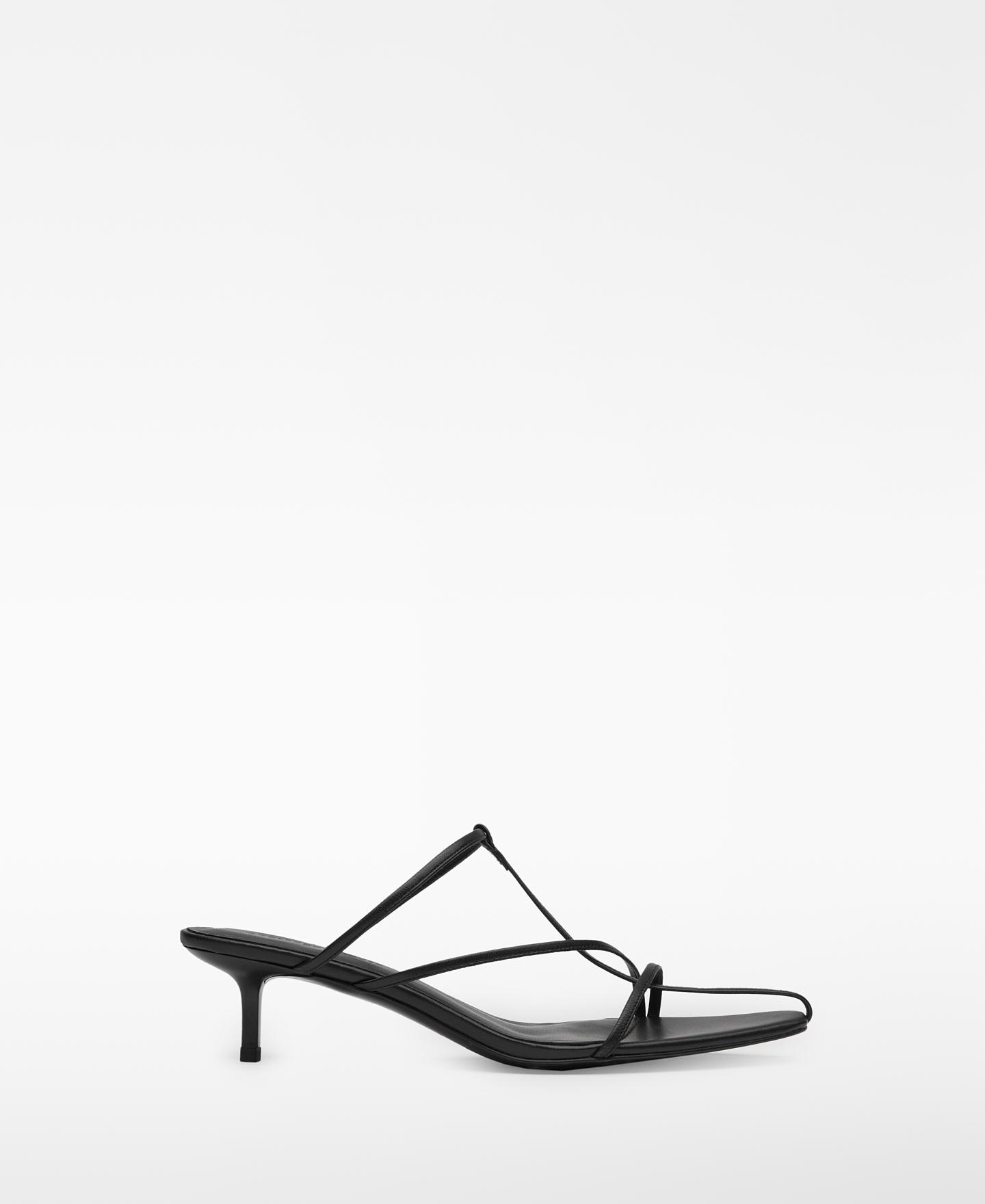 Imagem 0 de Sandálias de Salto em Pele Responsável com Biqueira Quadrada