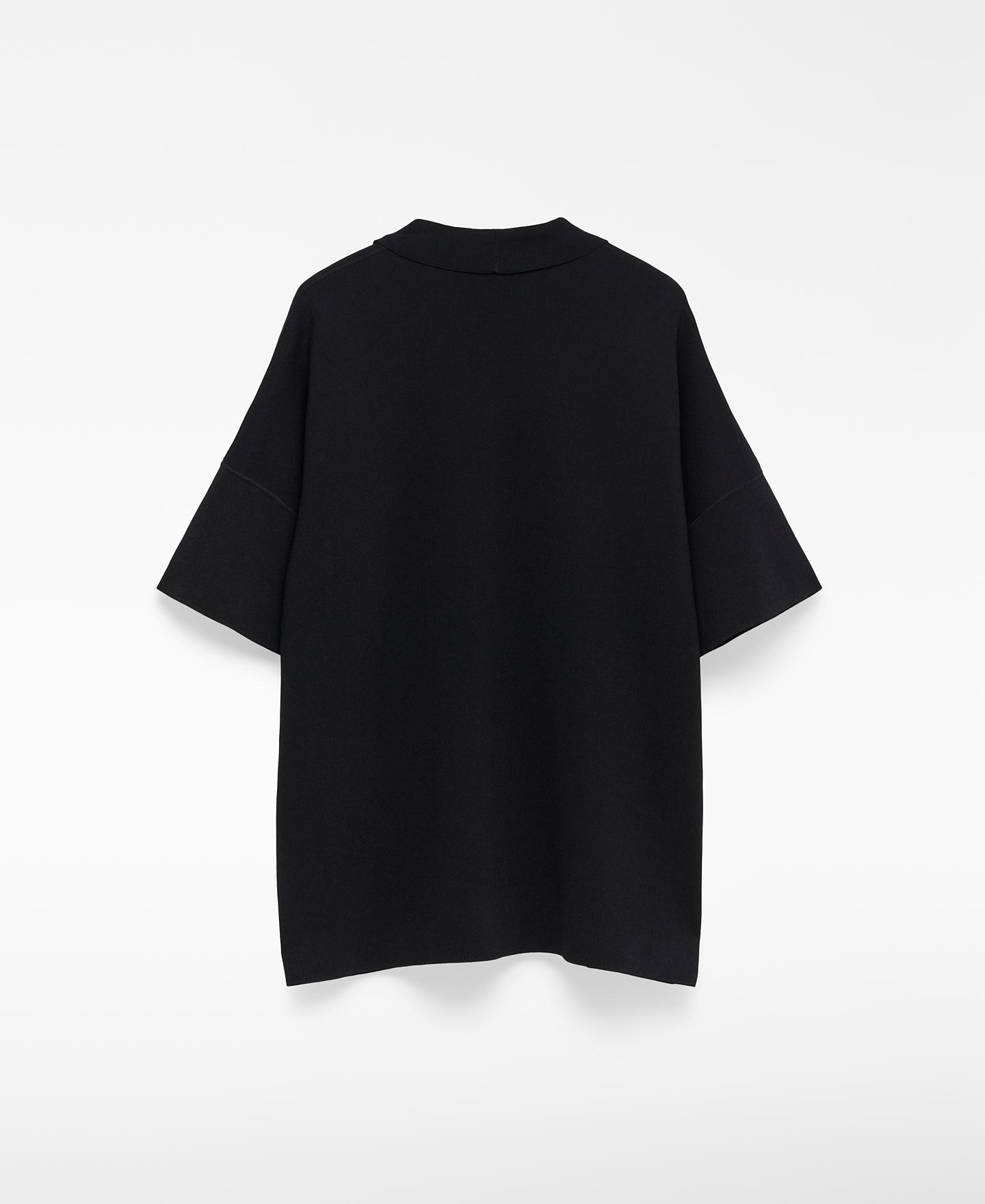 Polo em Crepe com Gola em V Preto-7