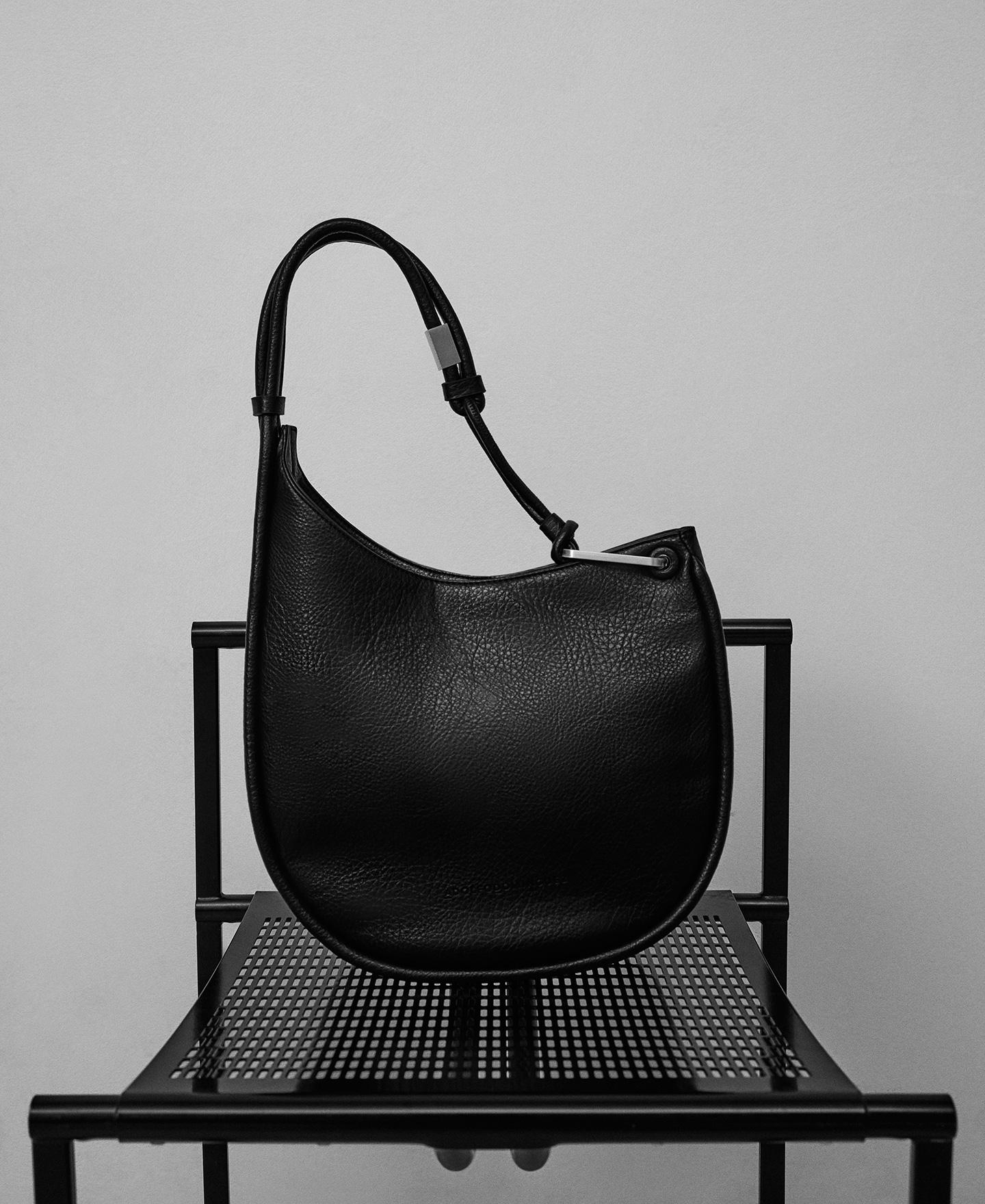 Mala de Ombro Luna Estilo Hobo Irregular Preto-5