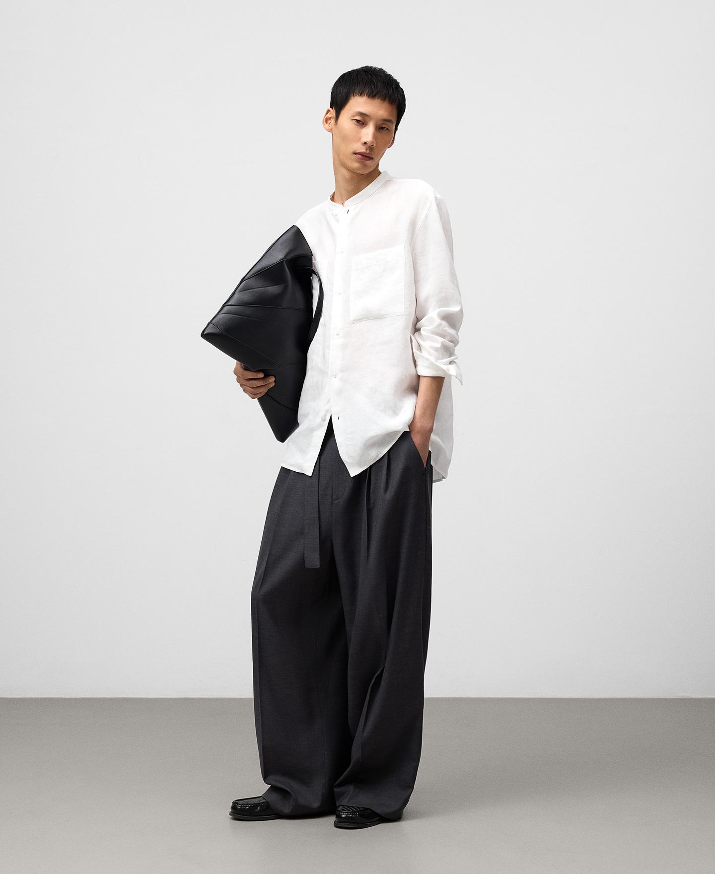 Camisa de Gola À Padre em Linho Europeu com Bolsos no Peito Branco-2