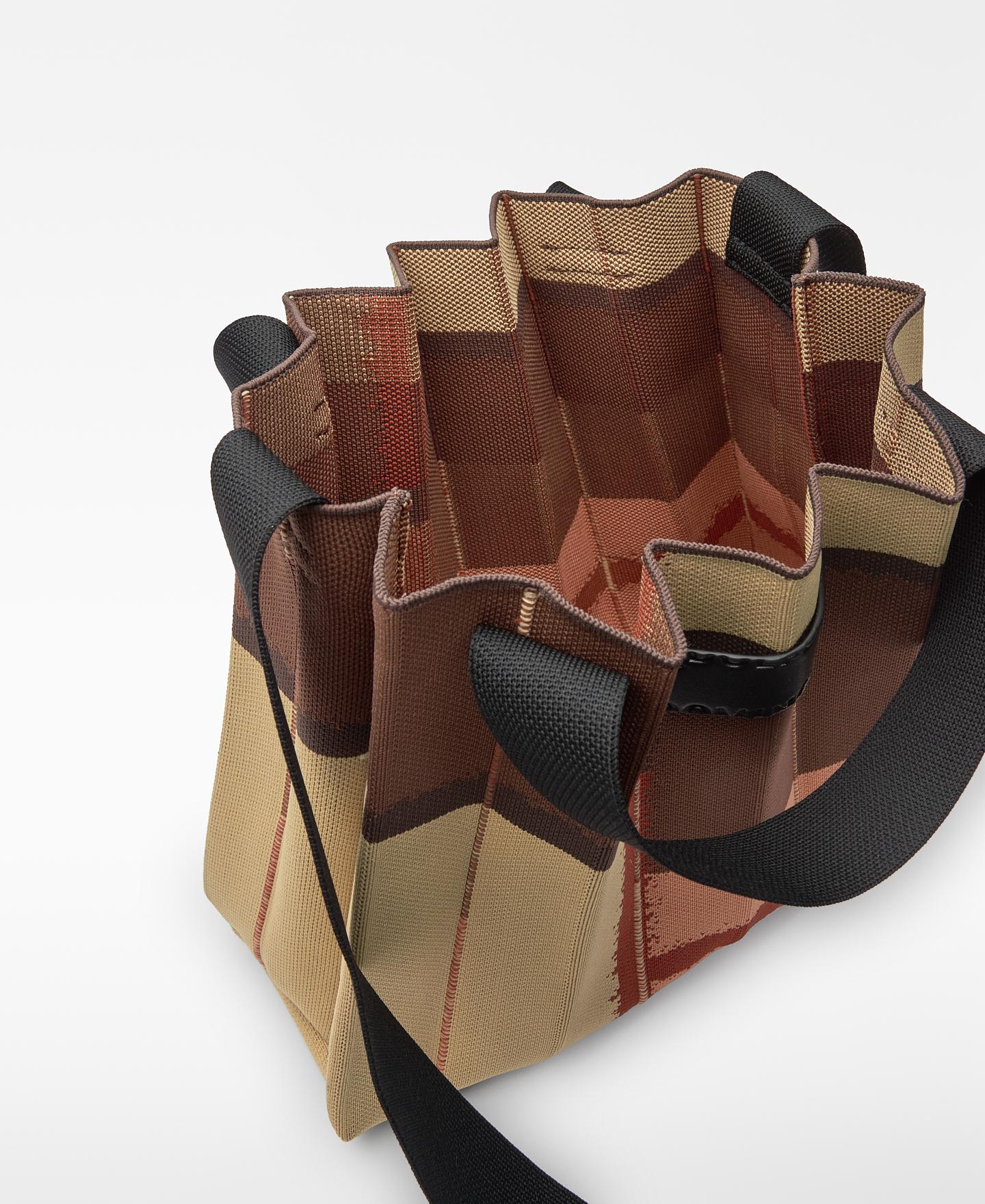 Mala de Ombro Shopper Plissada em Malha Estampada Castanho / Laranja-4