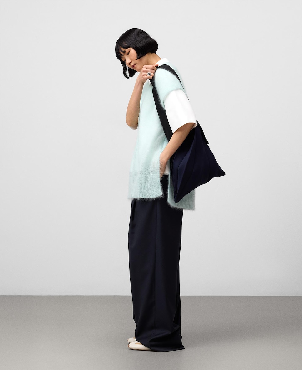 Mala de Ombro Hobo Plissada em Malha Azul-marinho-6