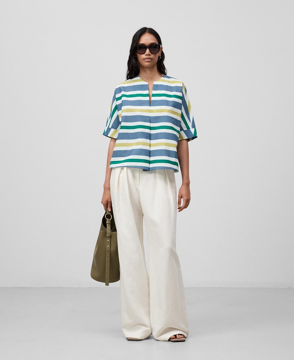 Blusa às Riscas com Decote em V Verde-2