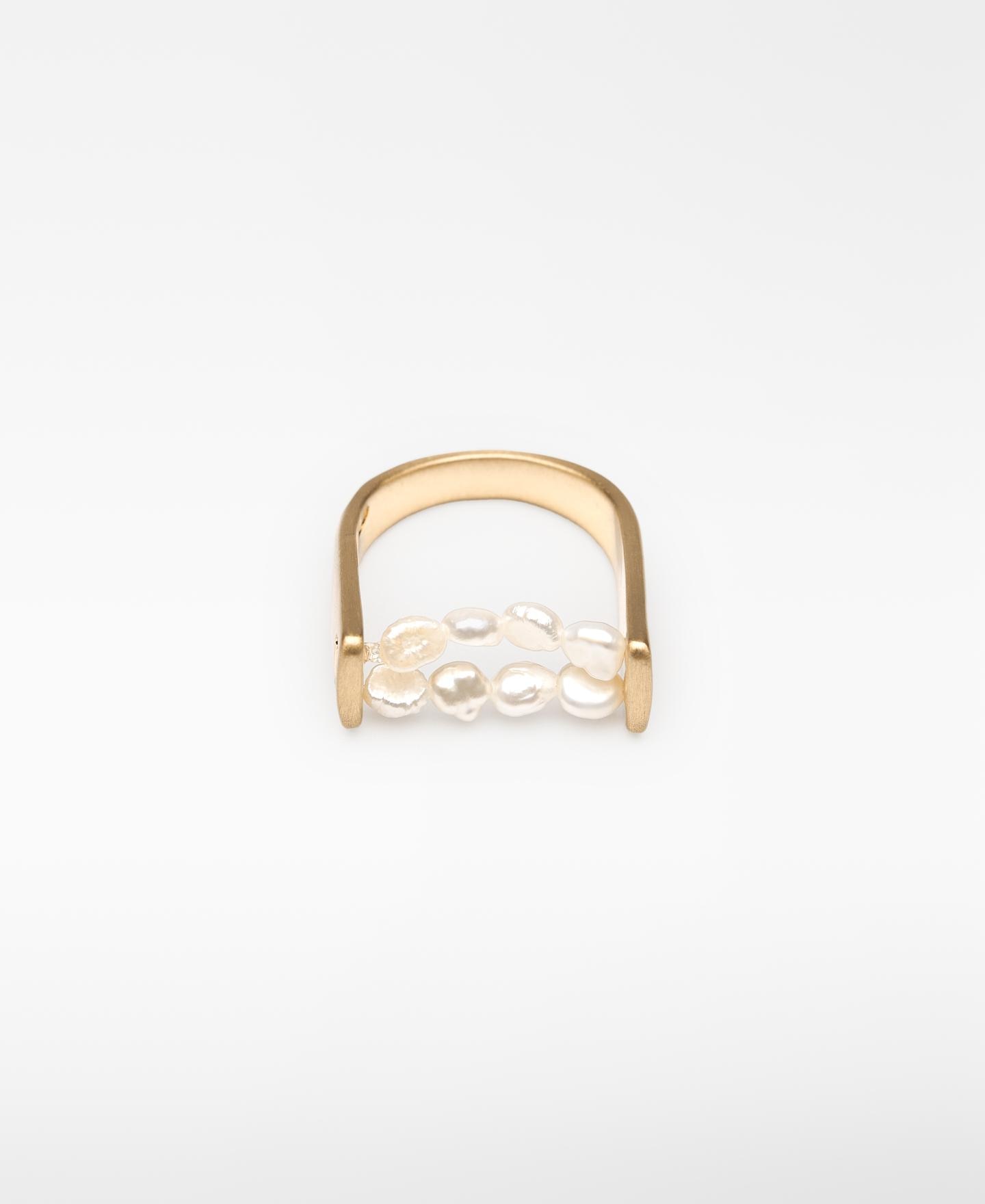Anel Metálico com Pérolas Naturais Dourado-1