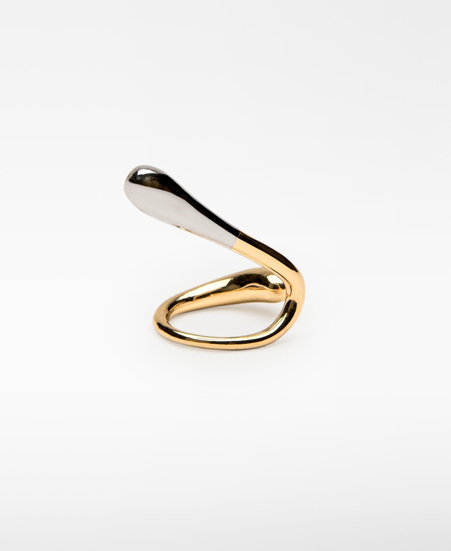 Ear Cuff Metálico com Duplo Lacado Ouro / Prata-1