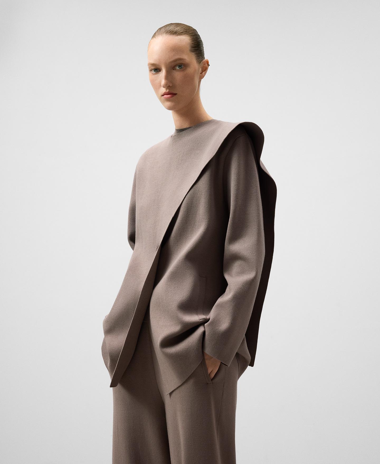 Imagem 0 de Casaco de Malha com Gola Cachecol