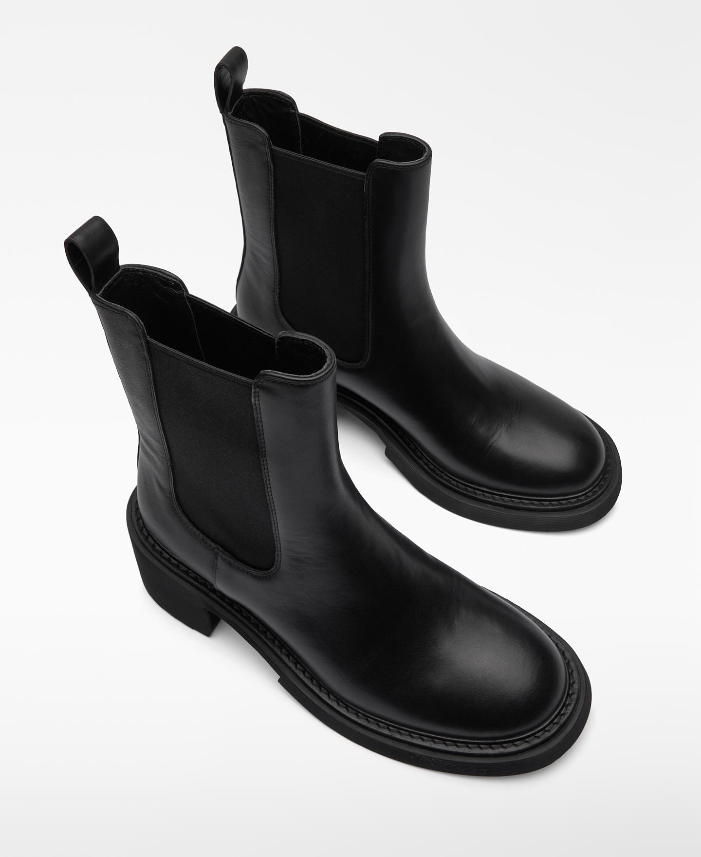 Botins de Salto em Pele Preto-2