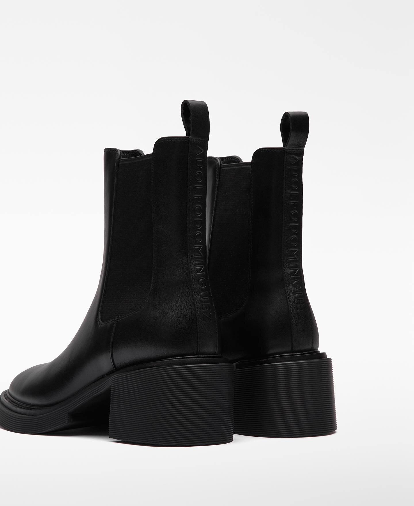 Botins de Salto em Pele Preto-3