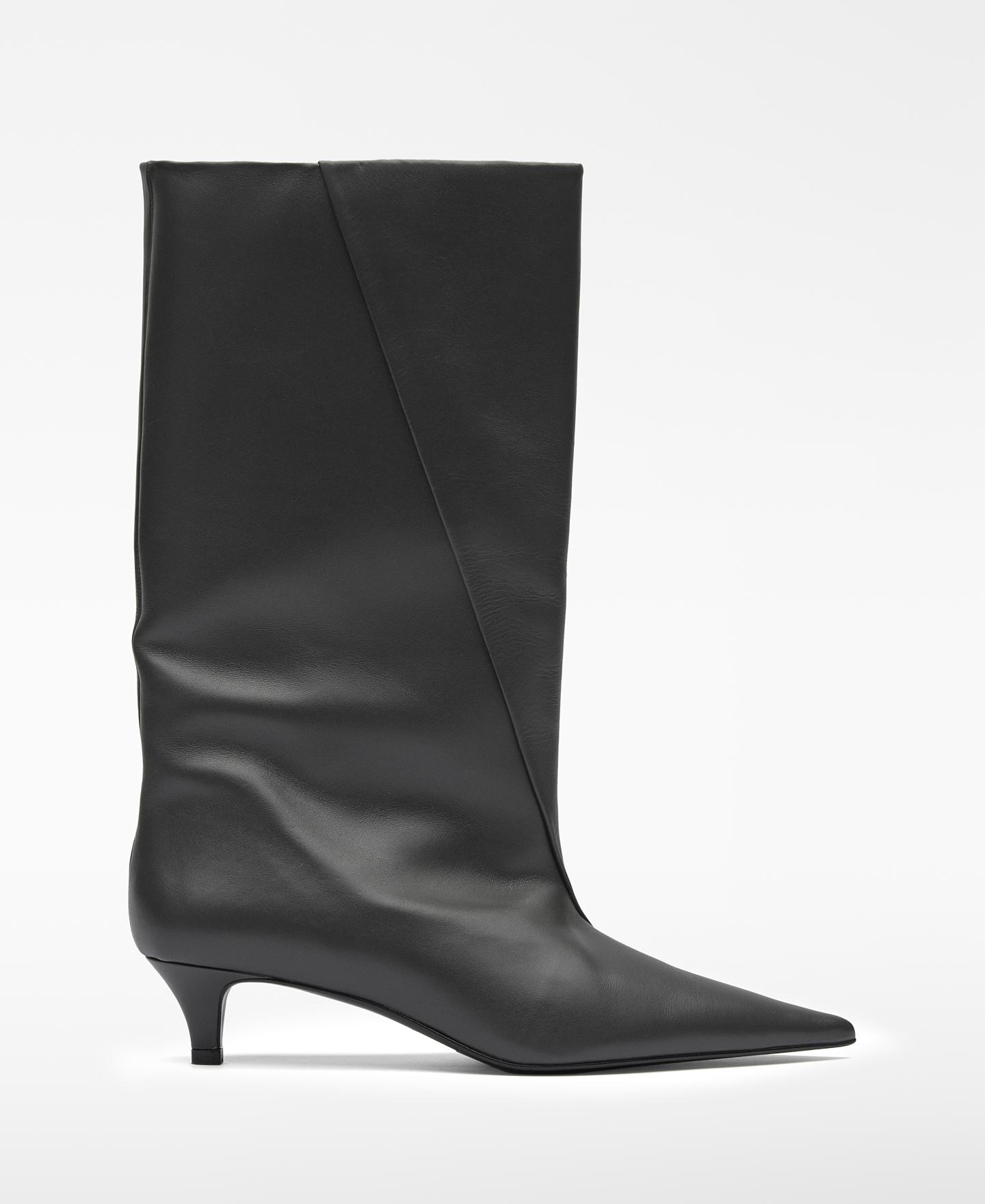Botas de Pele com Cano Largo Preto-1