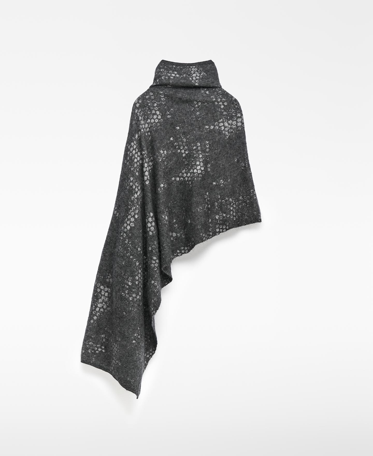 Capa Assimétrica em Malha Jacquard Cinzento-2
