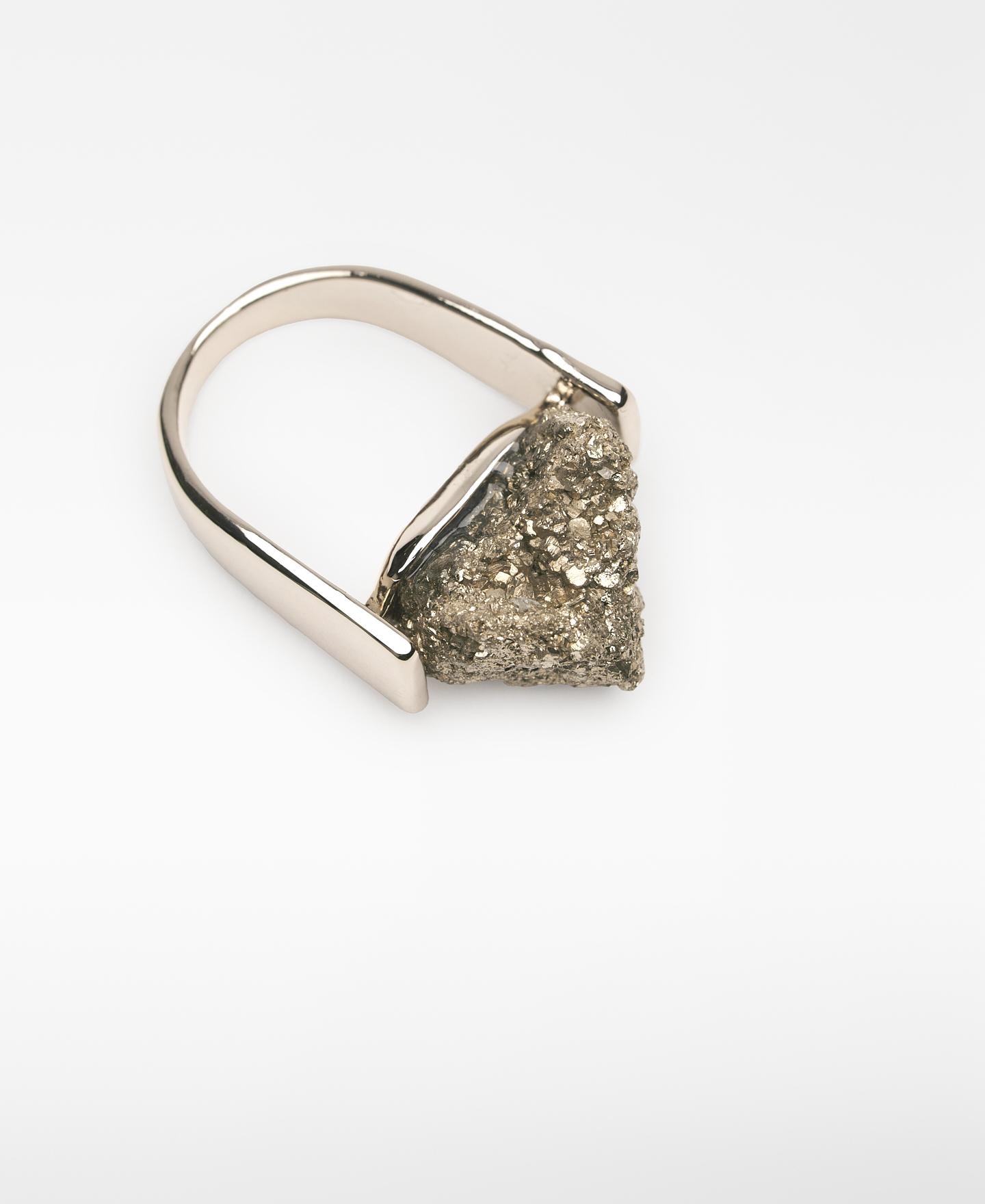 Anel com Pedra Natural e Logo Gravado Prata-3