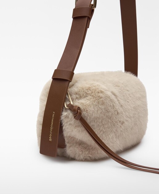 Imagem 0 de Mala a Tiracolo Pequena Doce com Efeito Pelo