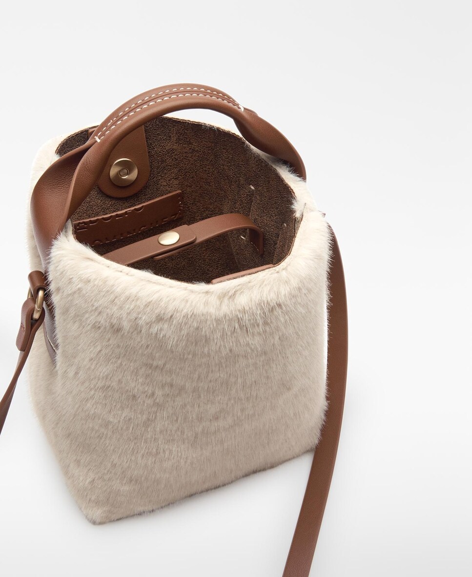 Mala a Tiracolo Hobo Pequena Mica com Efeito Pelo Lã-3