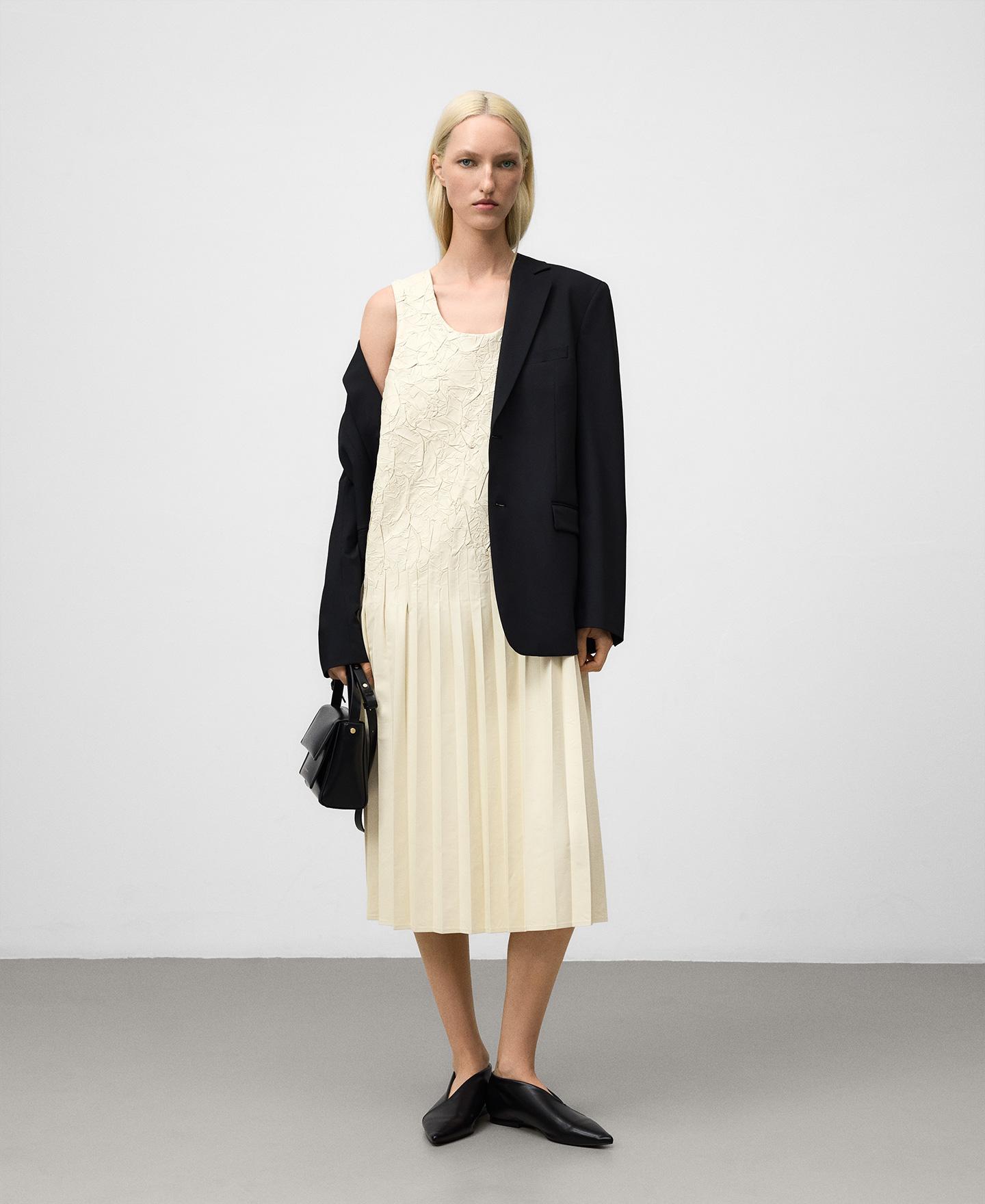 Imagem 0 de Vestido Plissado em Pele Não Pele