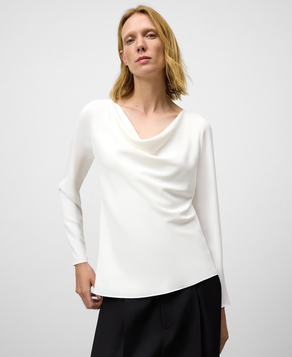 Top com Gola Drapeada Cru-1