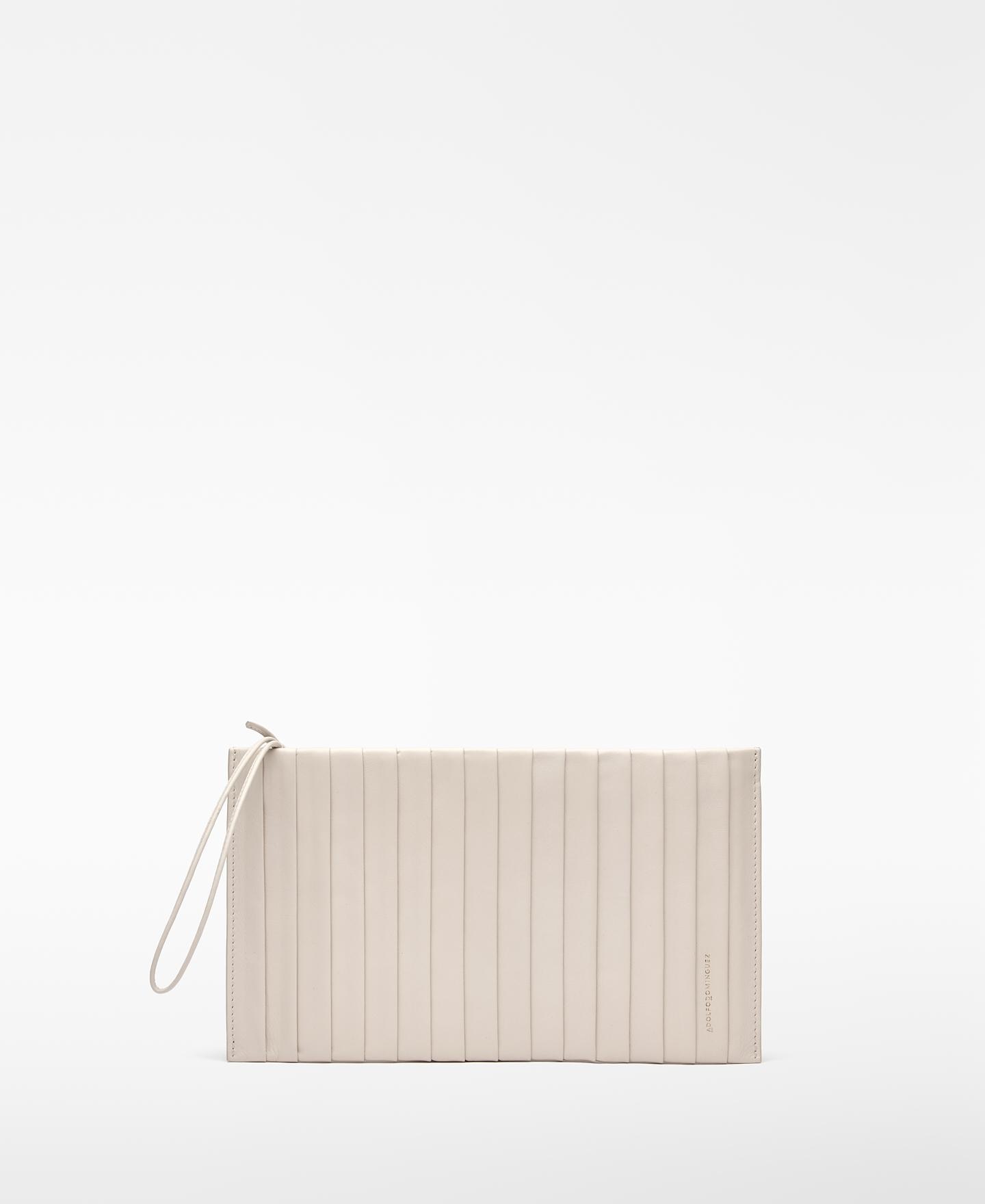Imagem 0 de Mala de Mão Clutch Retangular de Pele Plissada