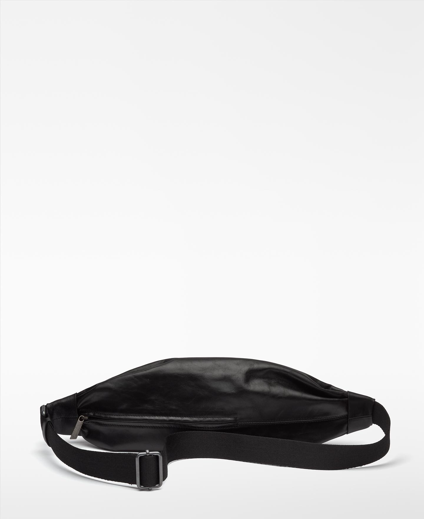Bolsa de Cintura de Pele com Pregas Preto-2