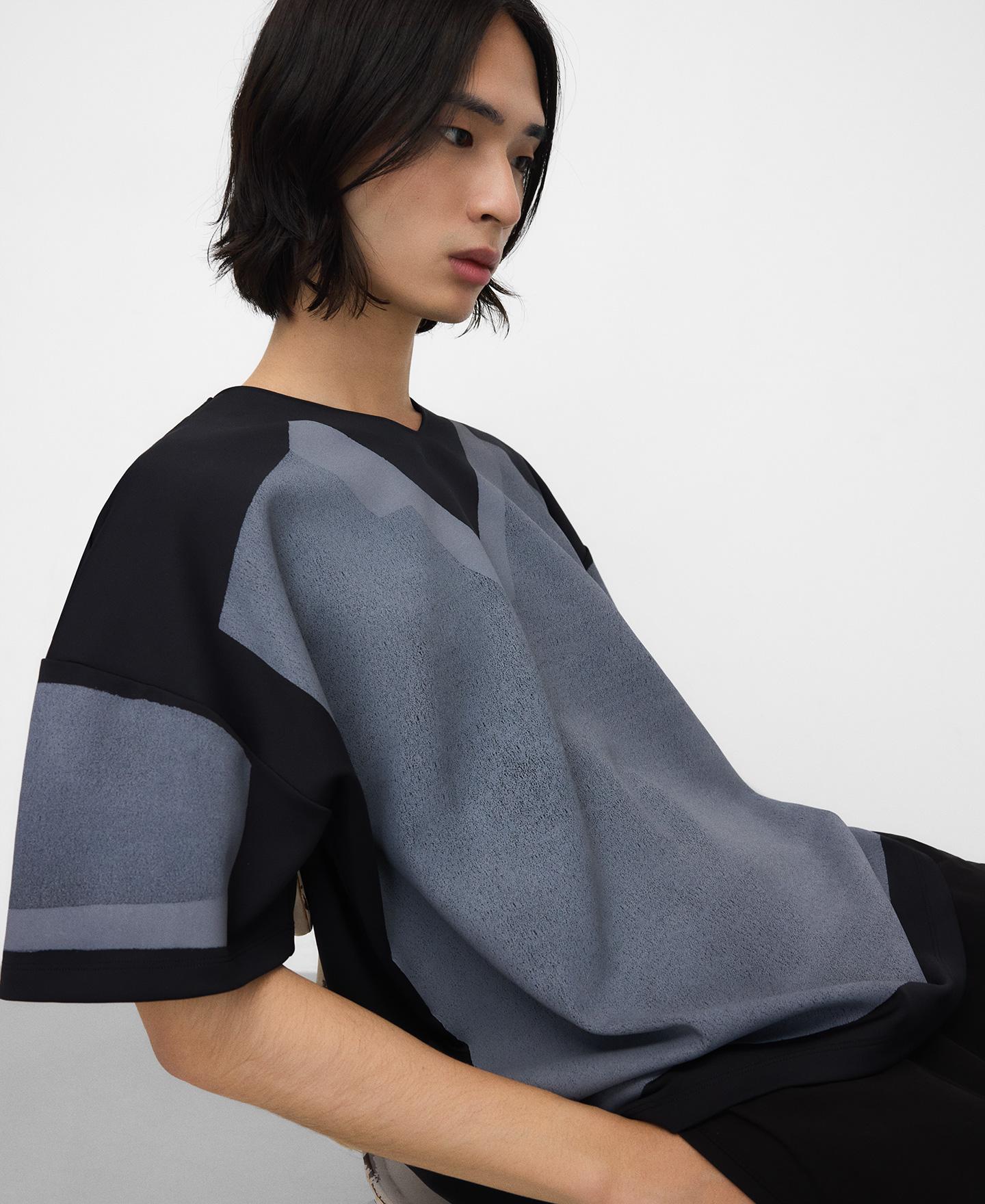 Imagem 0 de T-shirt Oversize com Painel Frontal