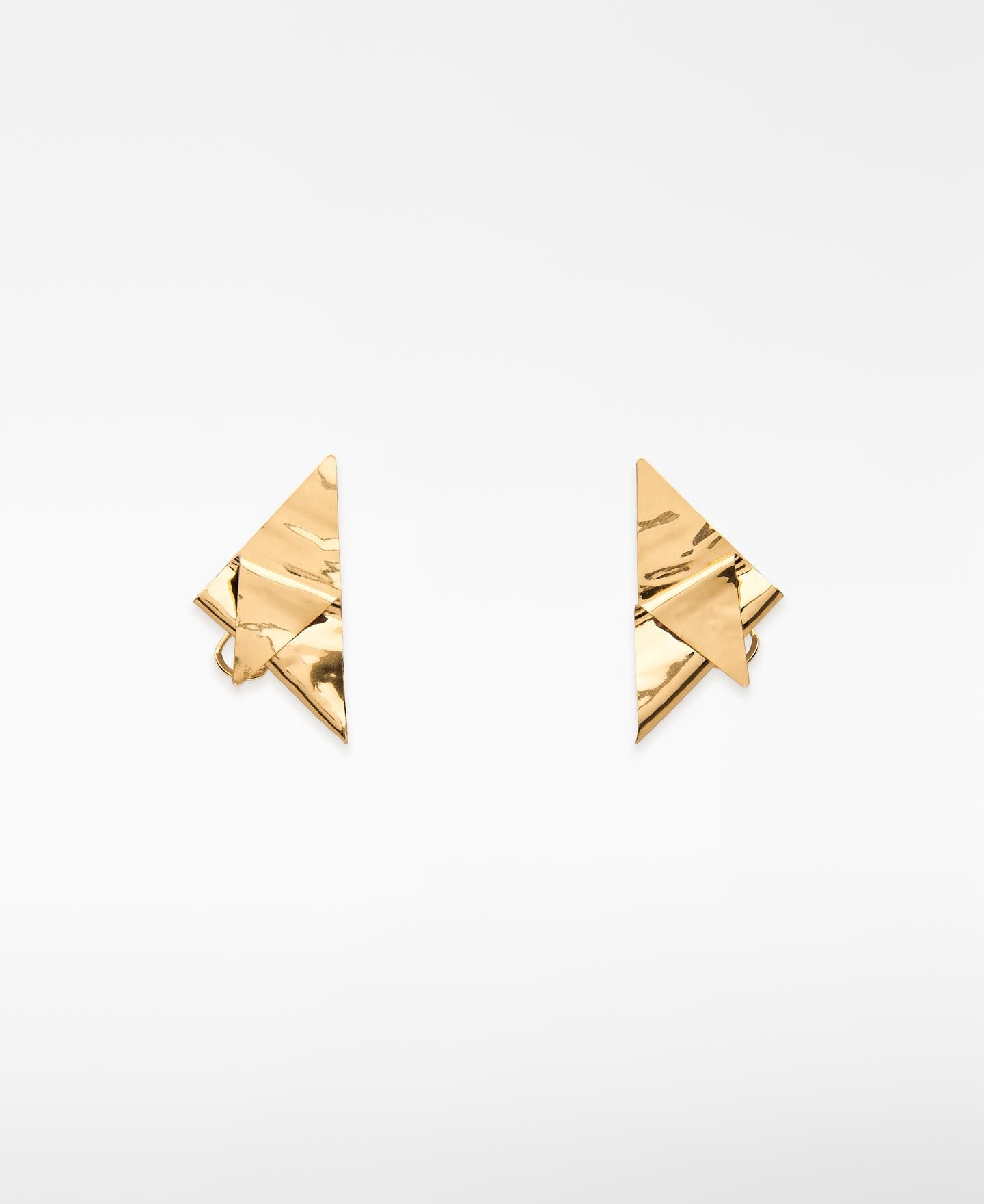 Brincos Triangulares Médios com Detalhe em Plissado Dourado-1
