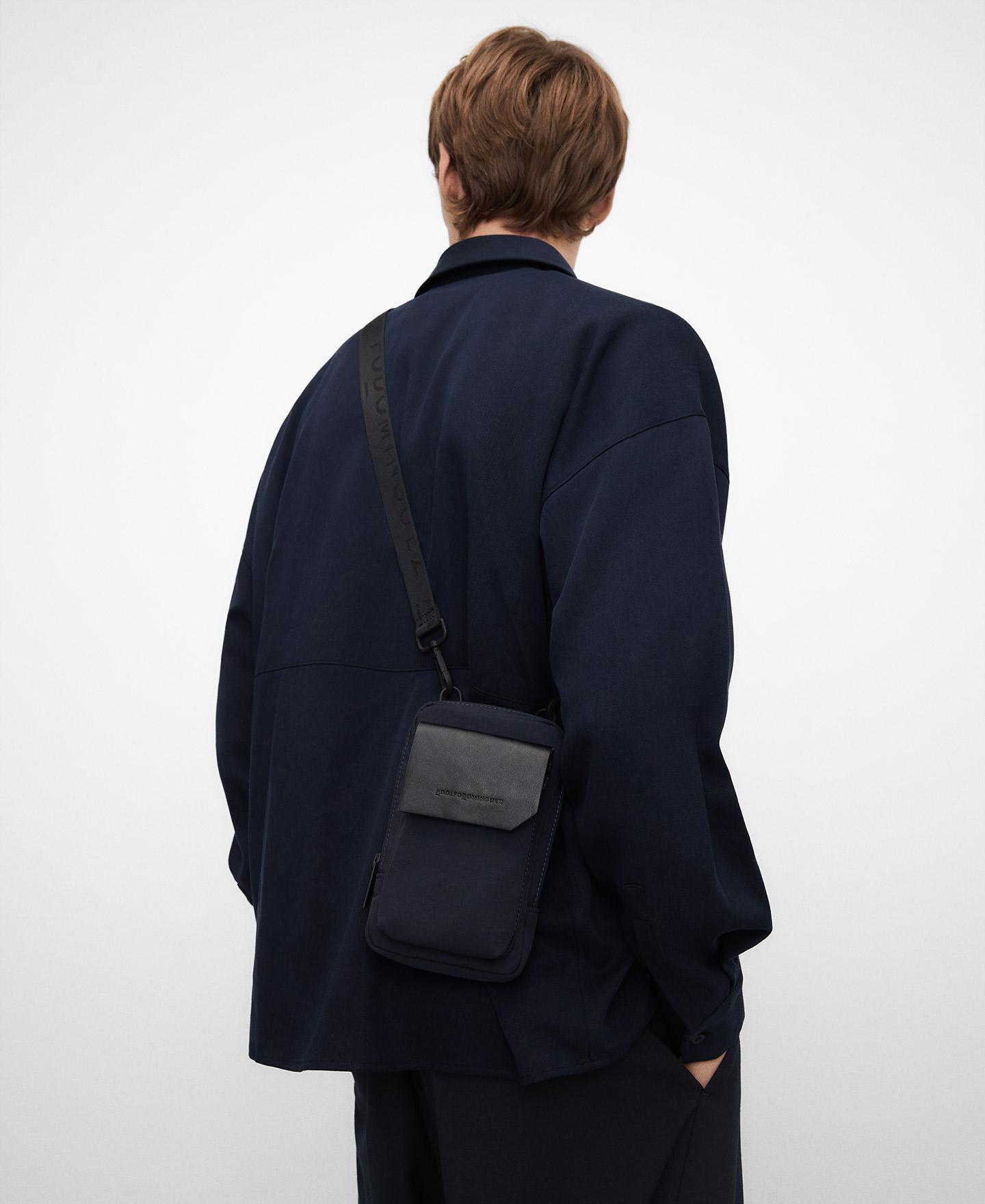 Mala a Tiracolo com Fecho Zip e Bolso Frontal Preto-6