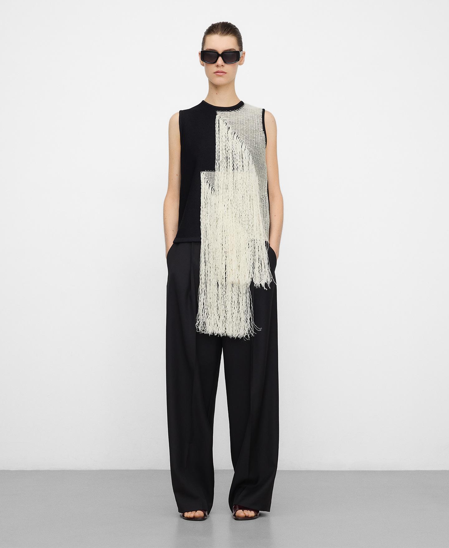 Top em Malha Intarsia com Franjas Preto / Branco-2