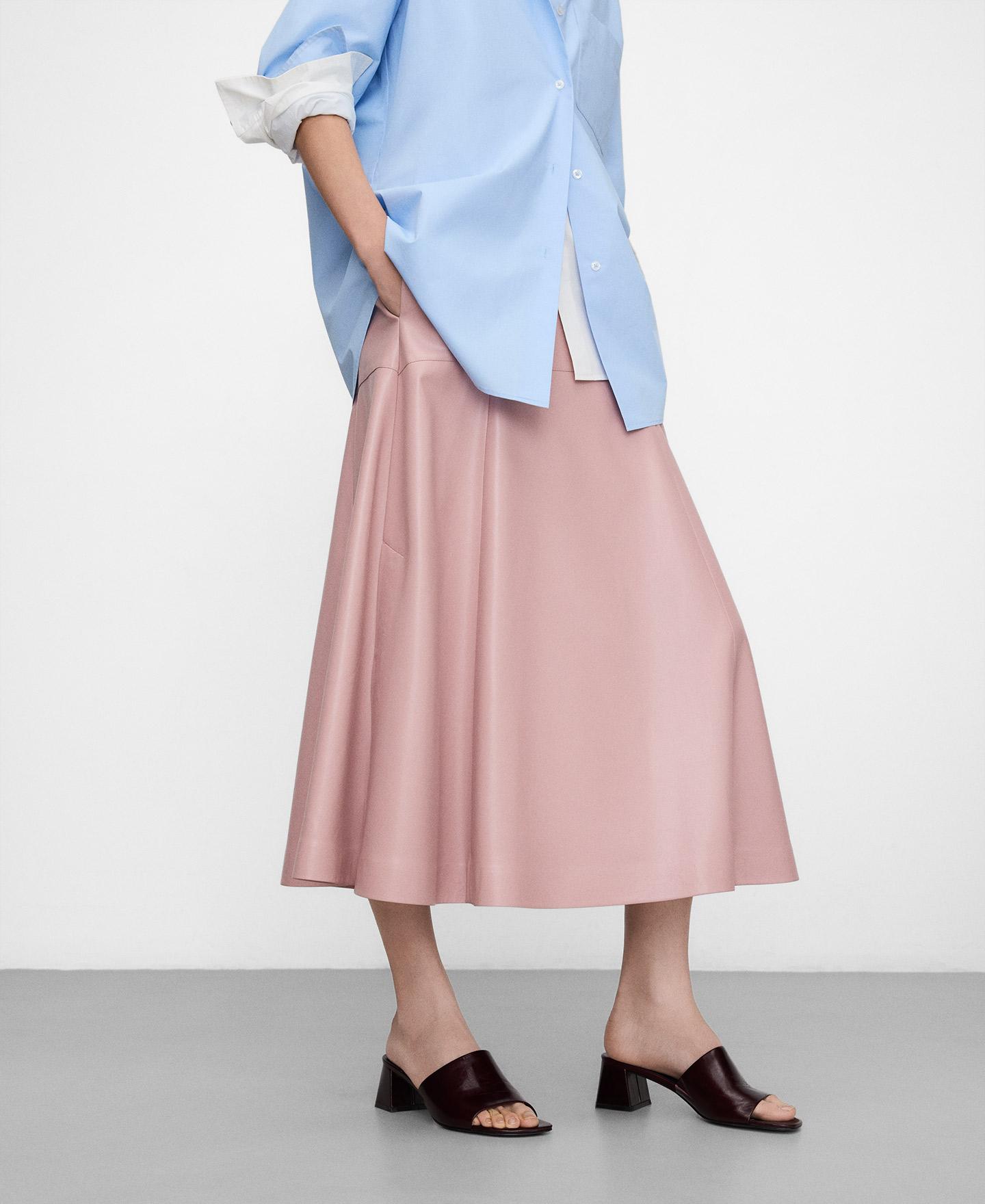 Imagem 0 de Saia Midi Evasé em Pele Não Pele