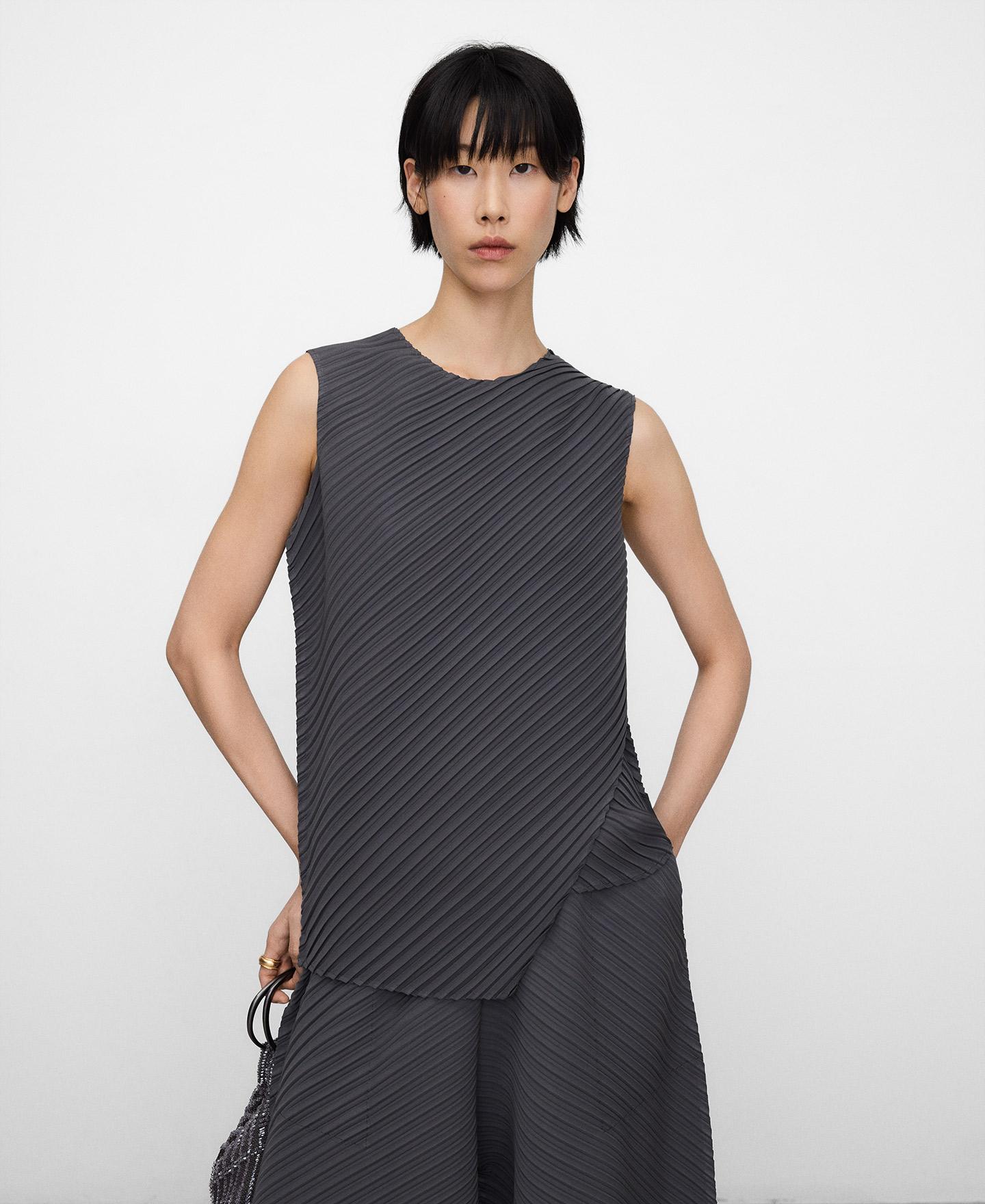 Imagem 0 de Top Assimétrico em Crinkle