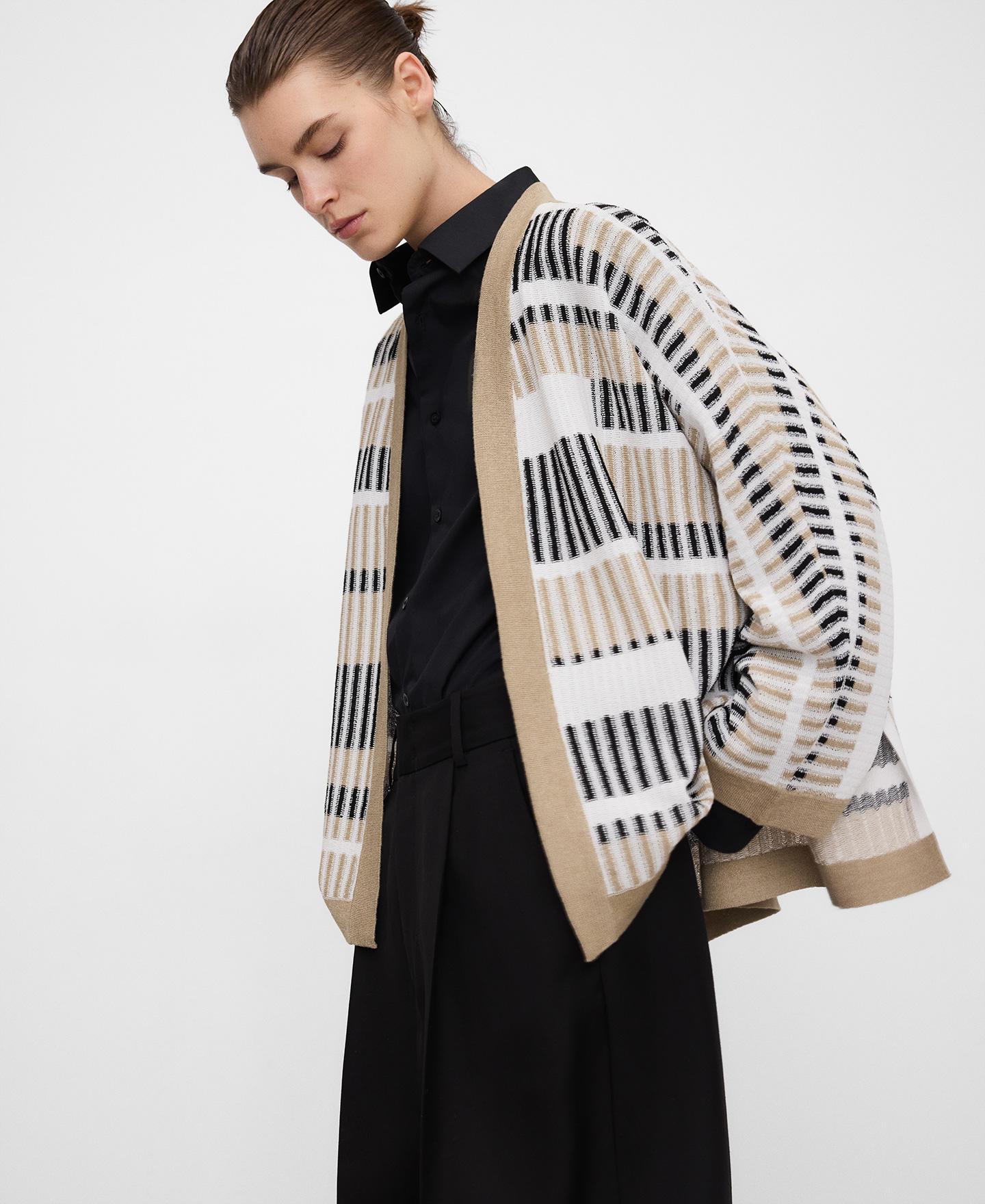 Casaco de Malha com Jacquard Às Riscas Branco / Preto-1