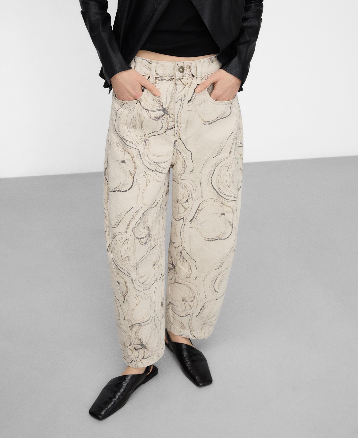 Imagem 0 de Jeans com Corte a Direito Barrel Fit em Denim Estampado