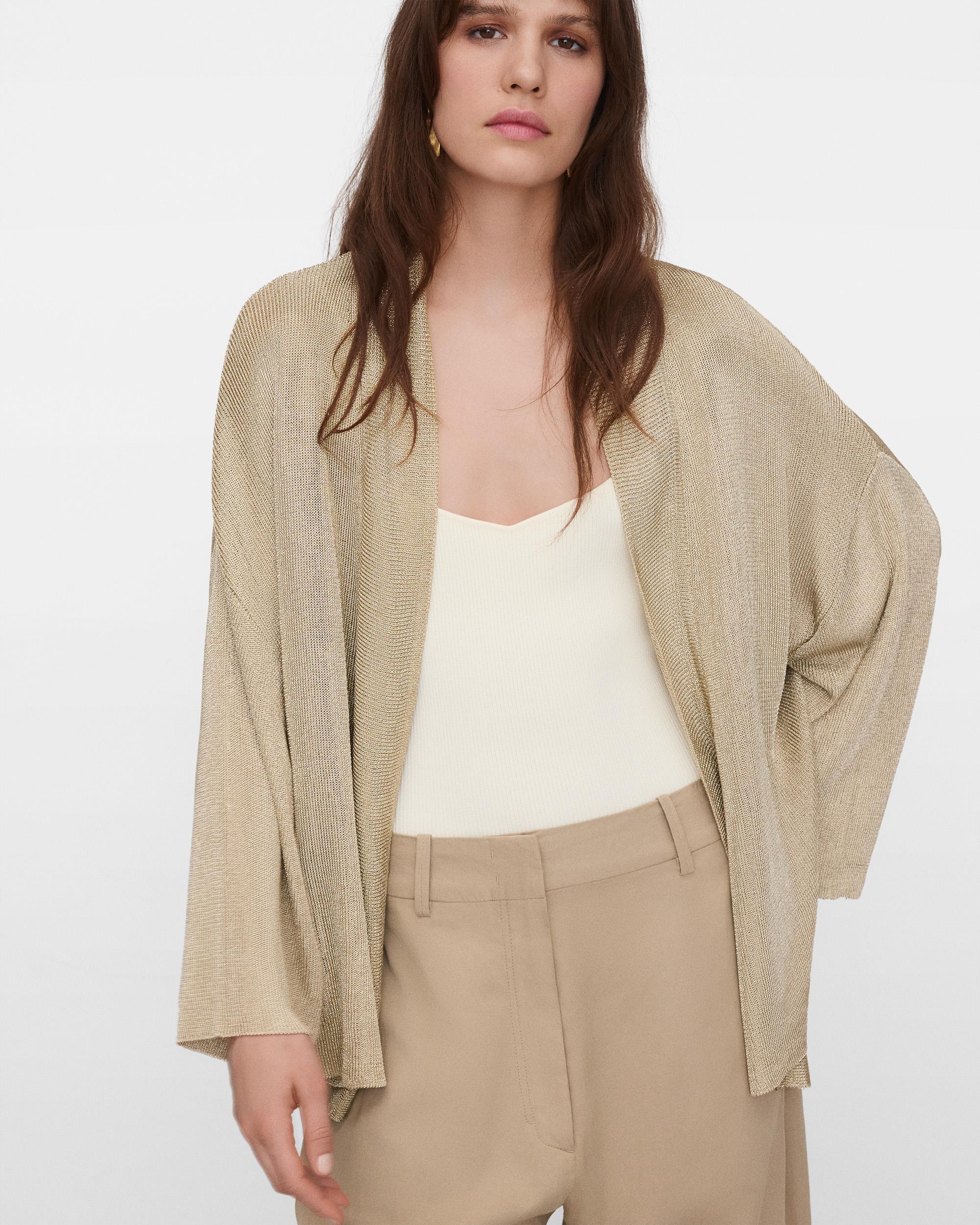 Imagem 0 de Casaco Tipo Kimono em Malha Metalizada