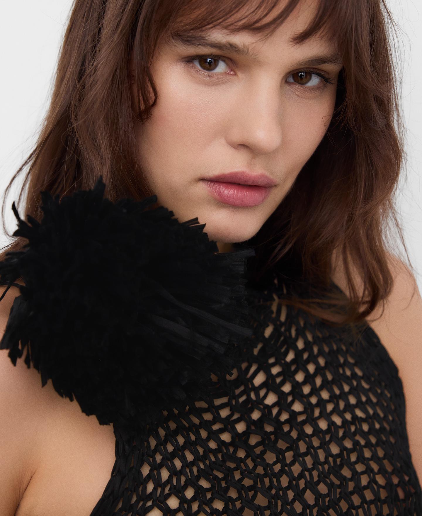 Top de Malha com Pompom Preto-4