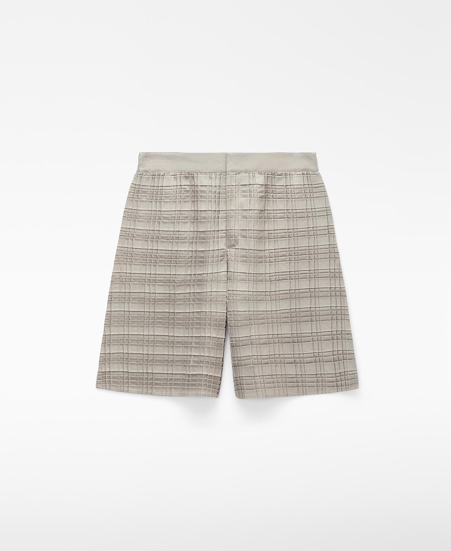 Bermudas Compridas em Crinkle Areia-5