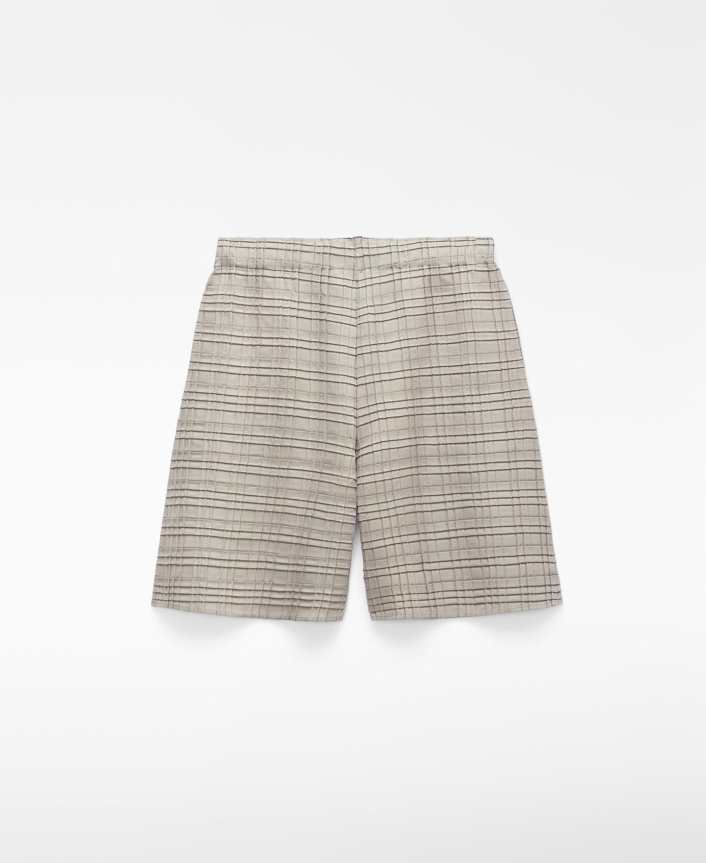 Bermudas Compridas em Crinkle Areia-6