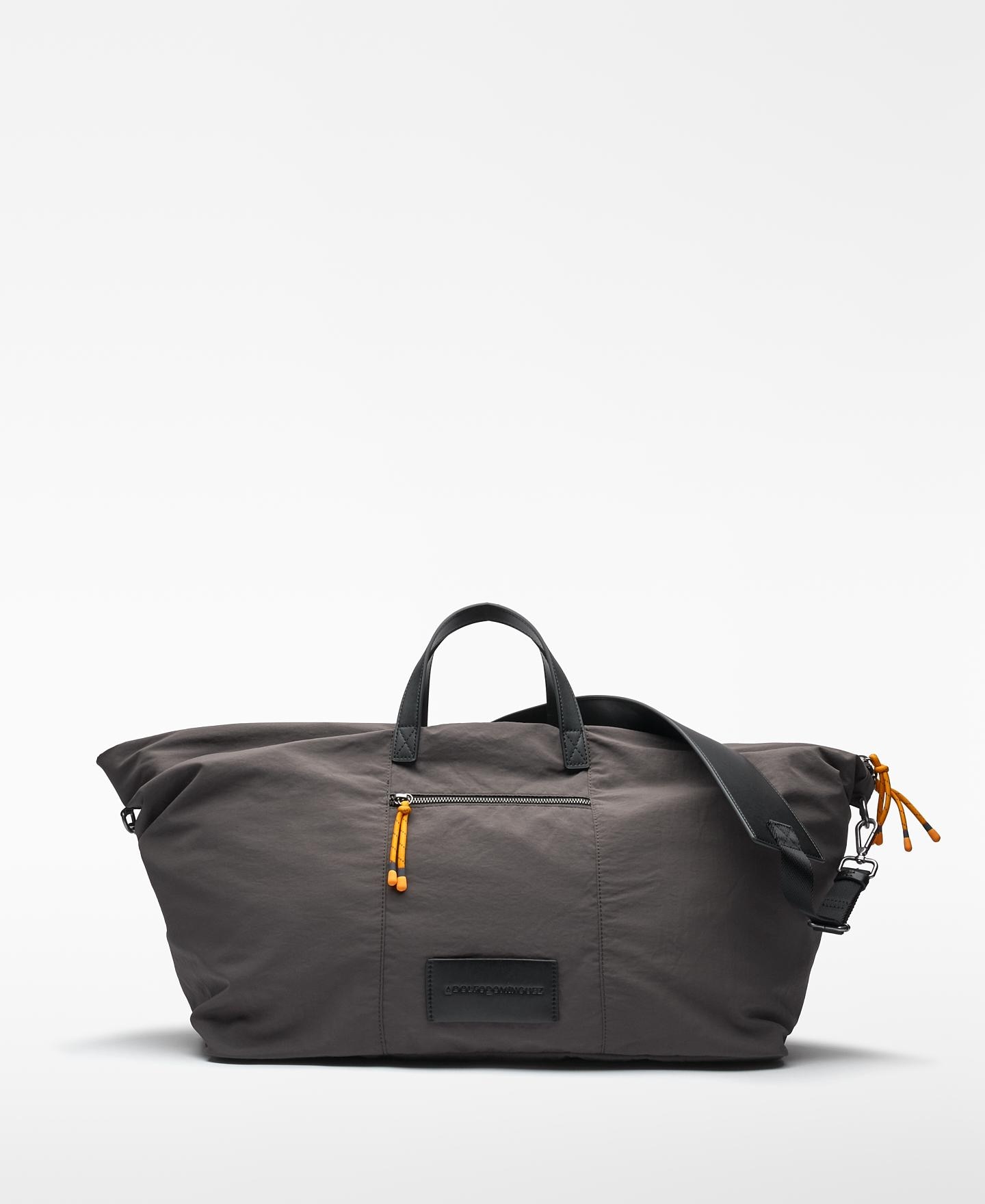 Imagem 0 de Mochila Tipo Maxi Mala de Viagem em Nylon