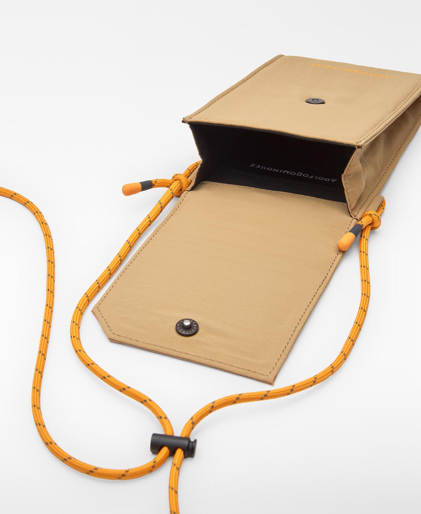 Porta-telemóvel em Nylon com Aba Camel-3