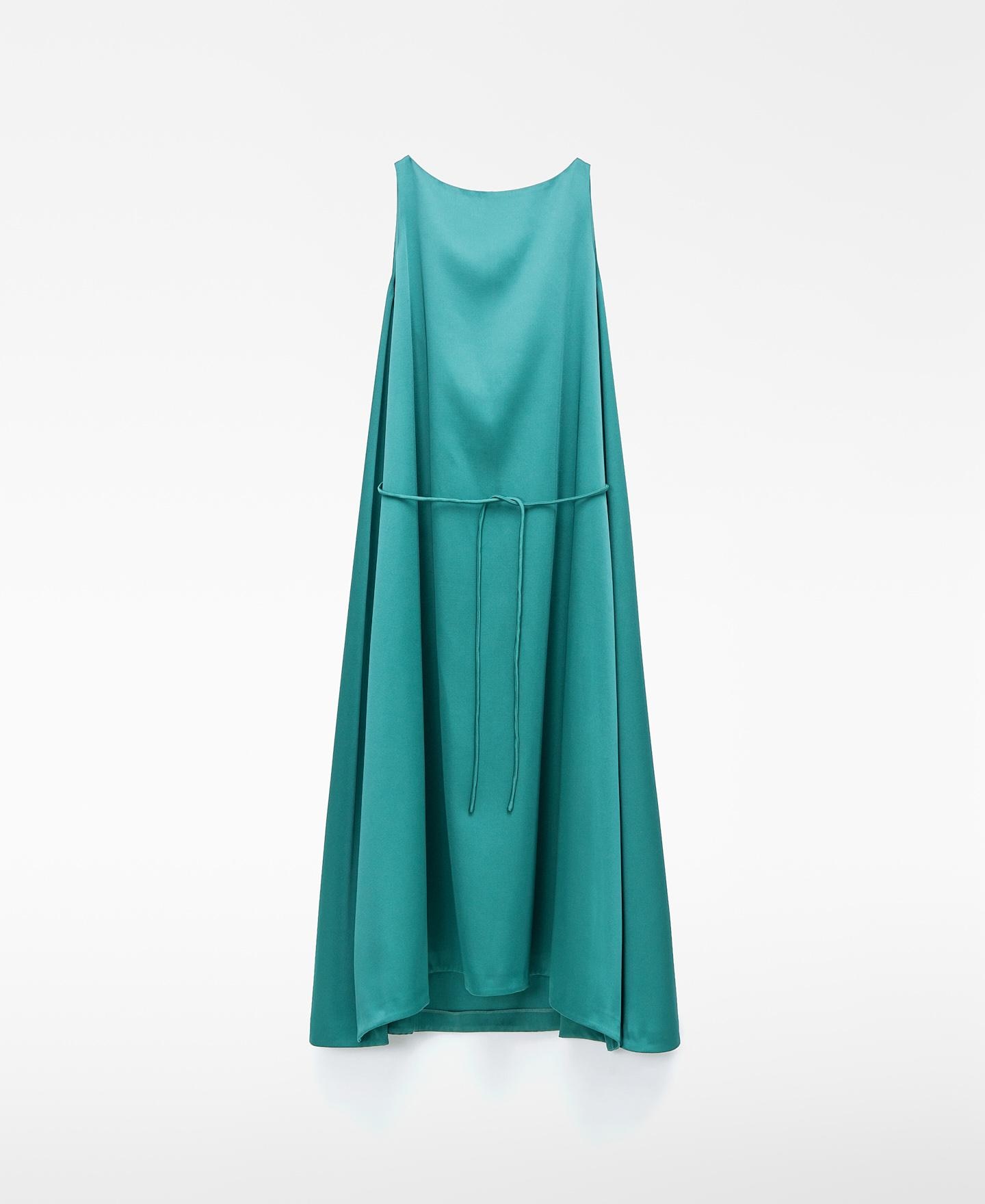 Vestido Midi Evasé com Capa nas Costas Esmeralda-5