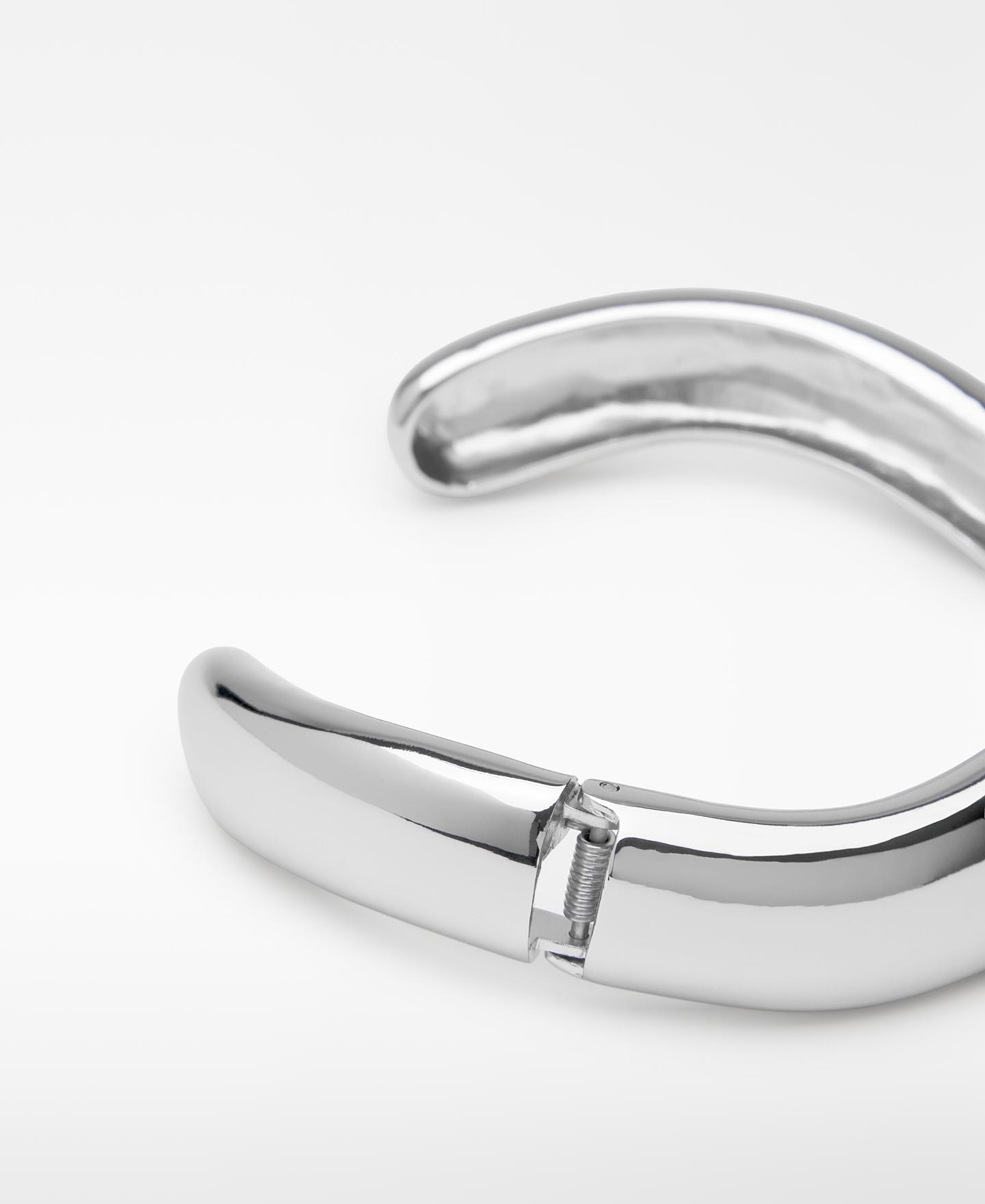 Colar Choker Metálico Rígido com Forma Irregular Prateado-2