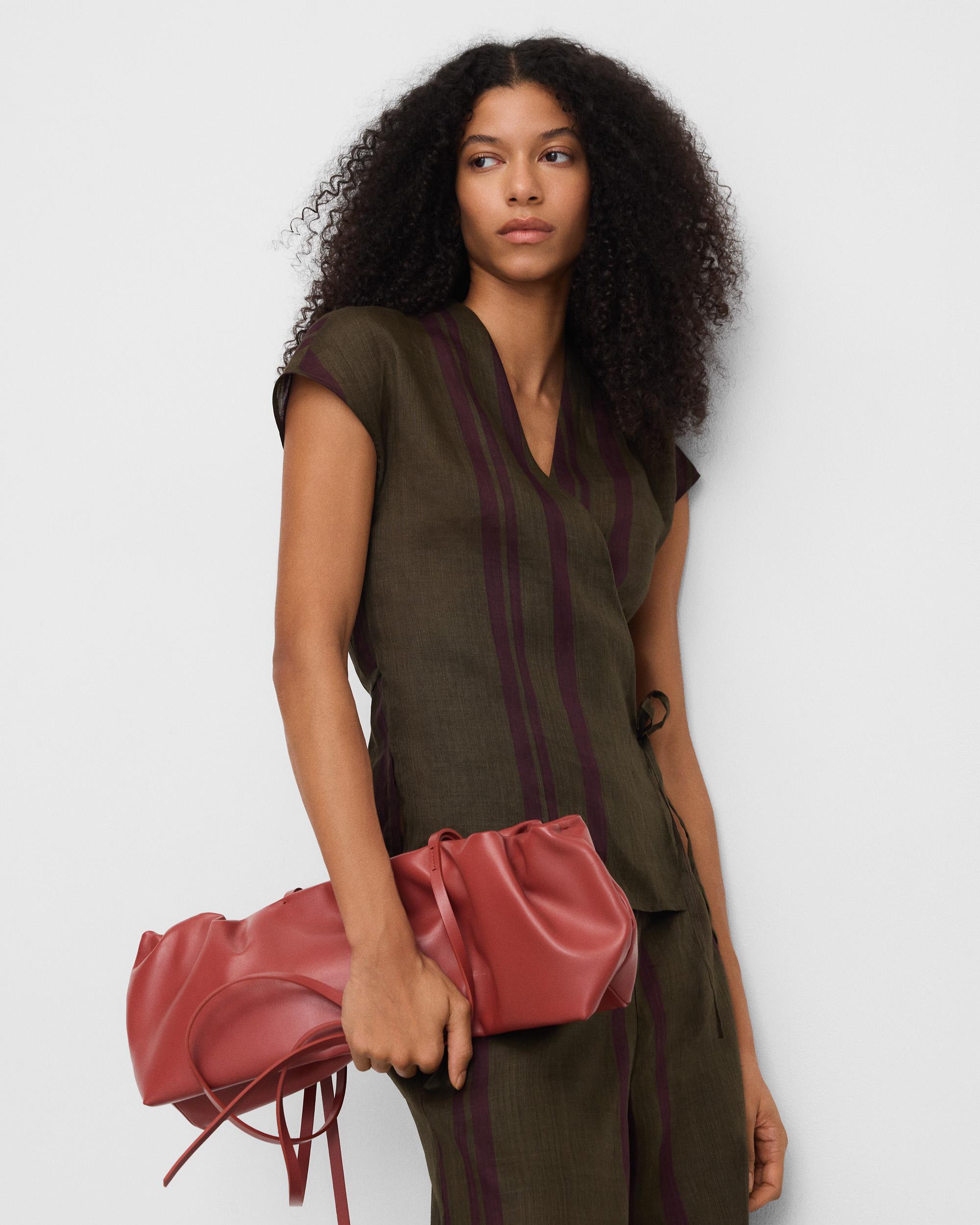 Imagem 0 de Top Cruzado Às Riscas em Ramie