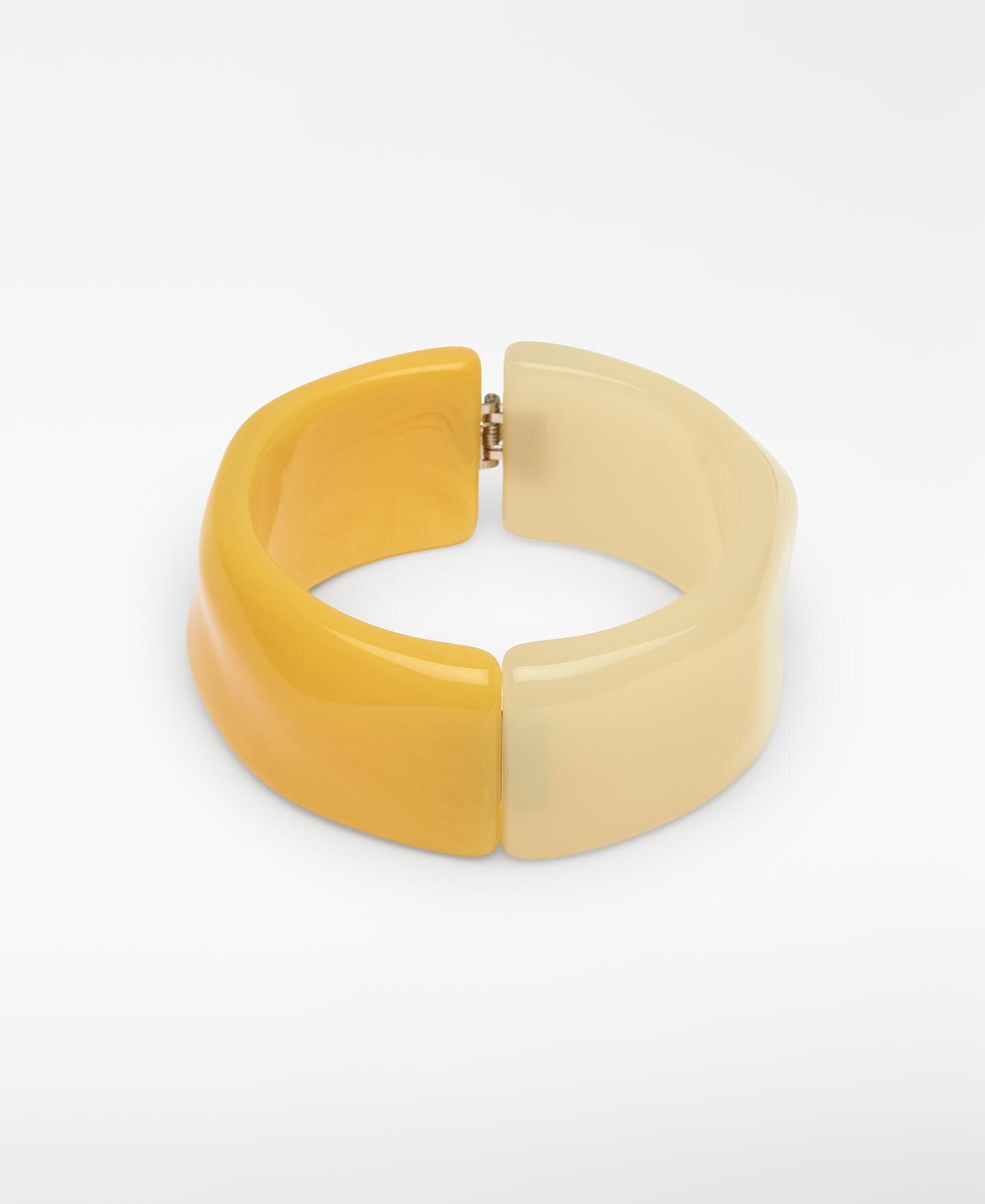 Imagem 0 de Pulseira Rígida em Resina Bicolor